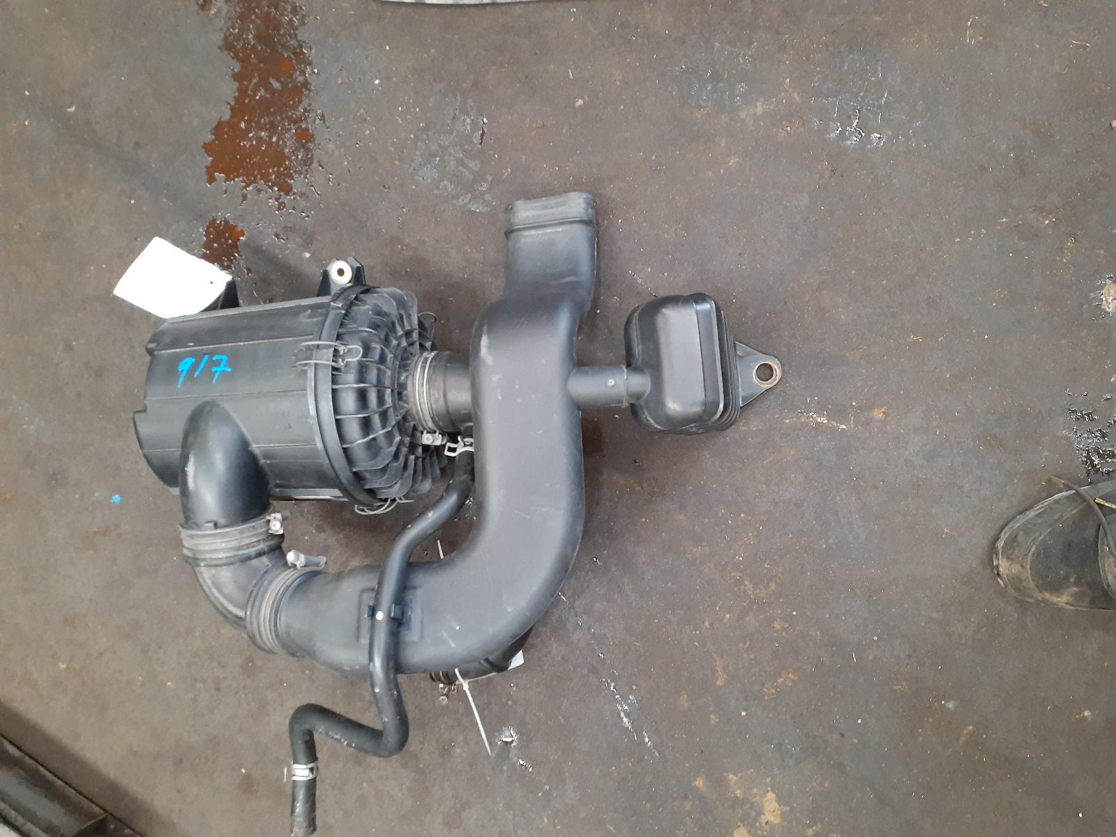 View Auto part Air Cleaner/Box Ford Courier 2006