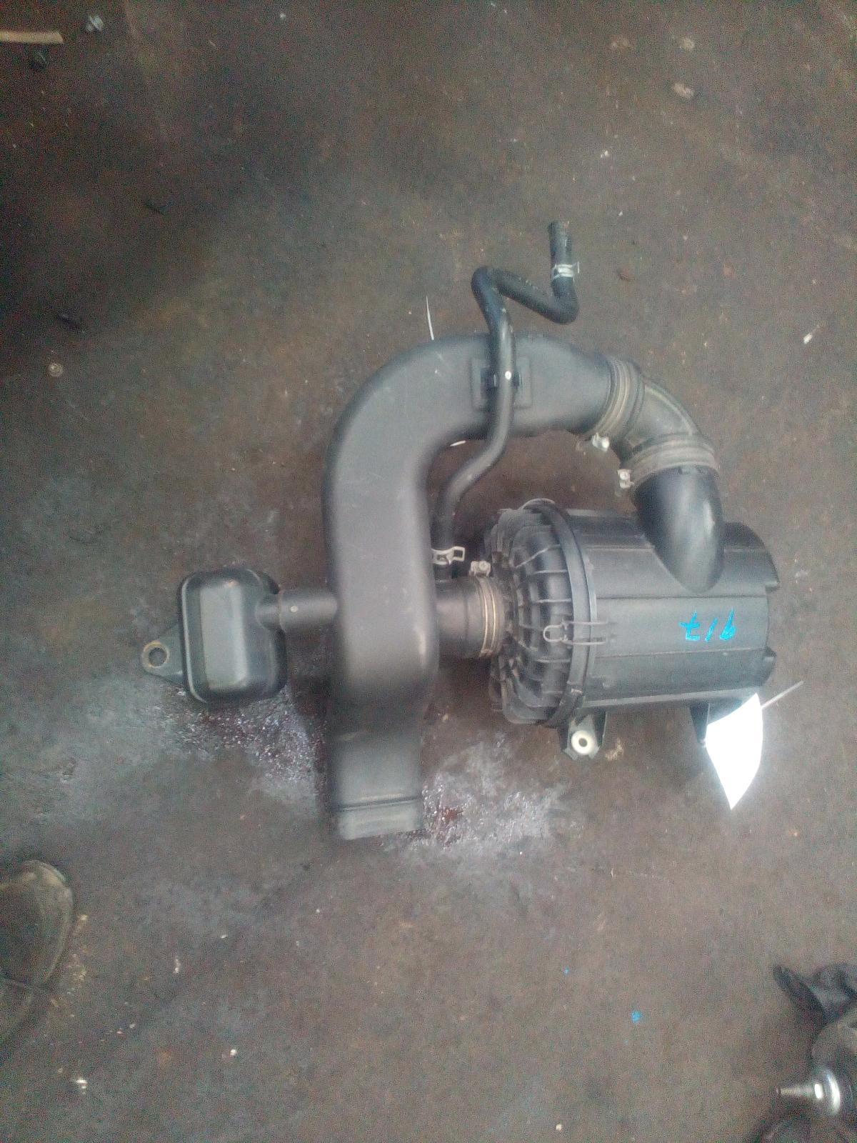 View Auto part Air Cleaner/Box Ford Courier 2006