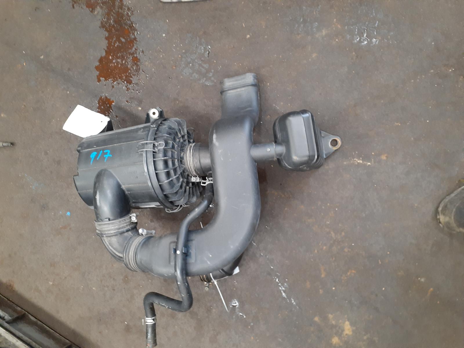 View Auto part Air Cleaner/Box Ford Courier 2006