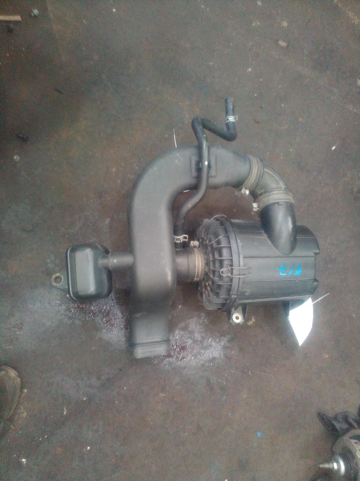 View Auto part Air Cleaner/Box Ford Courier 2006