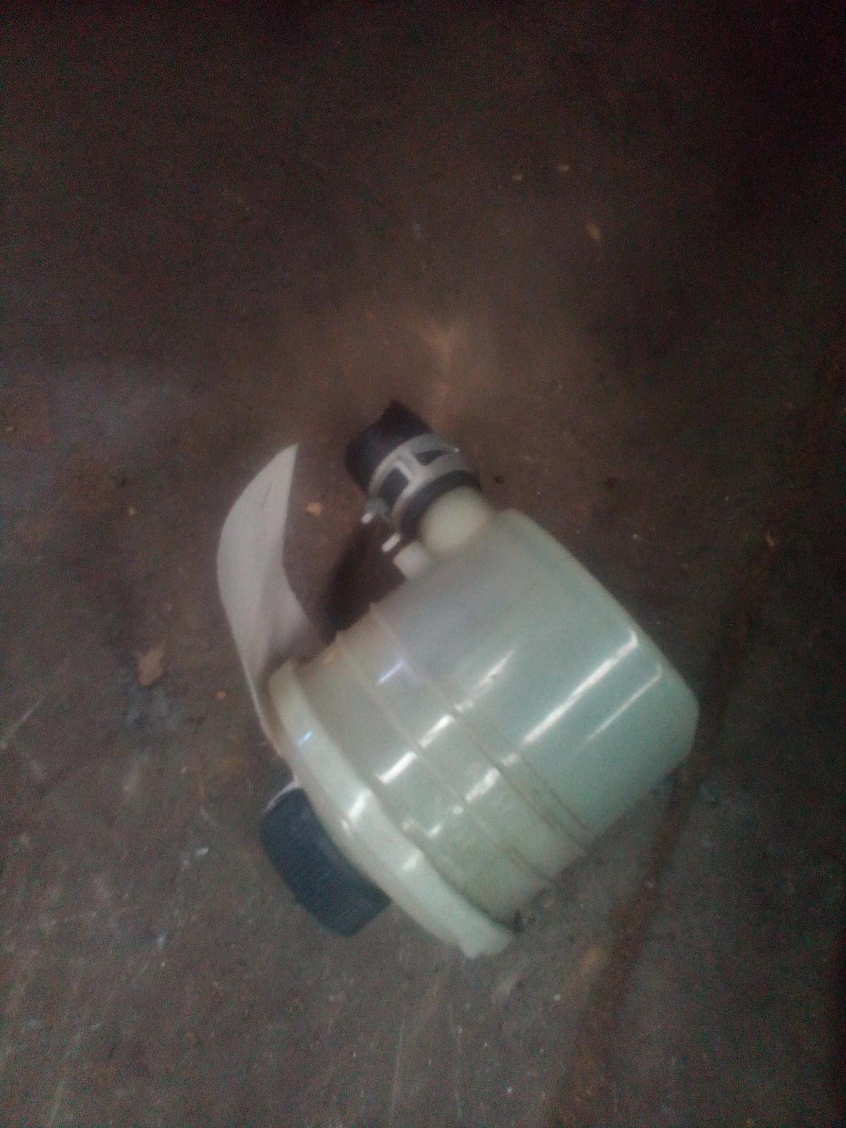 View Auto part P/S Reservoir Ford Courier 2006