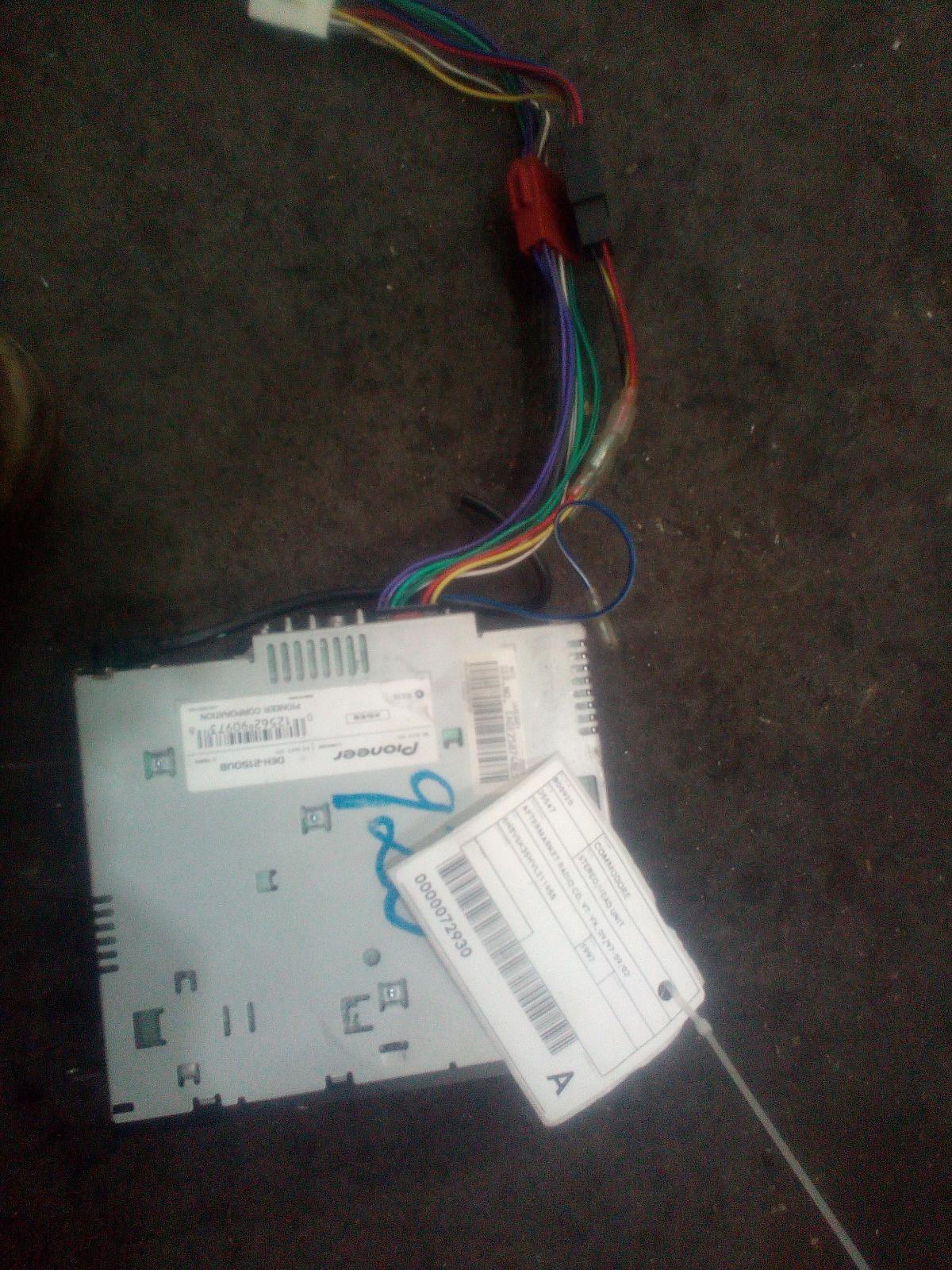 View Auto part Radio/Cd/Dvd/Sat/Tv Holden Commodore 1997