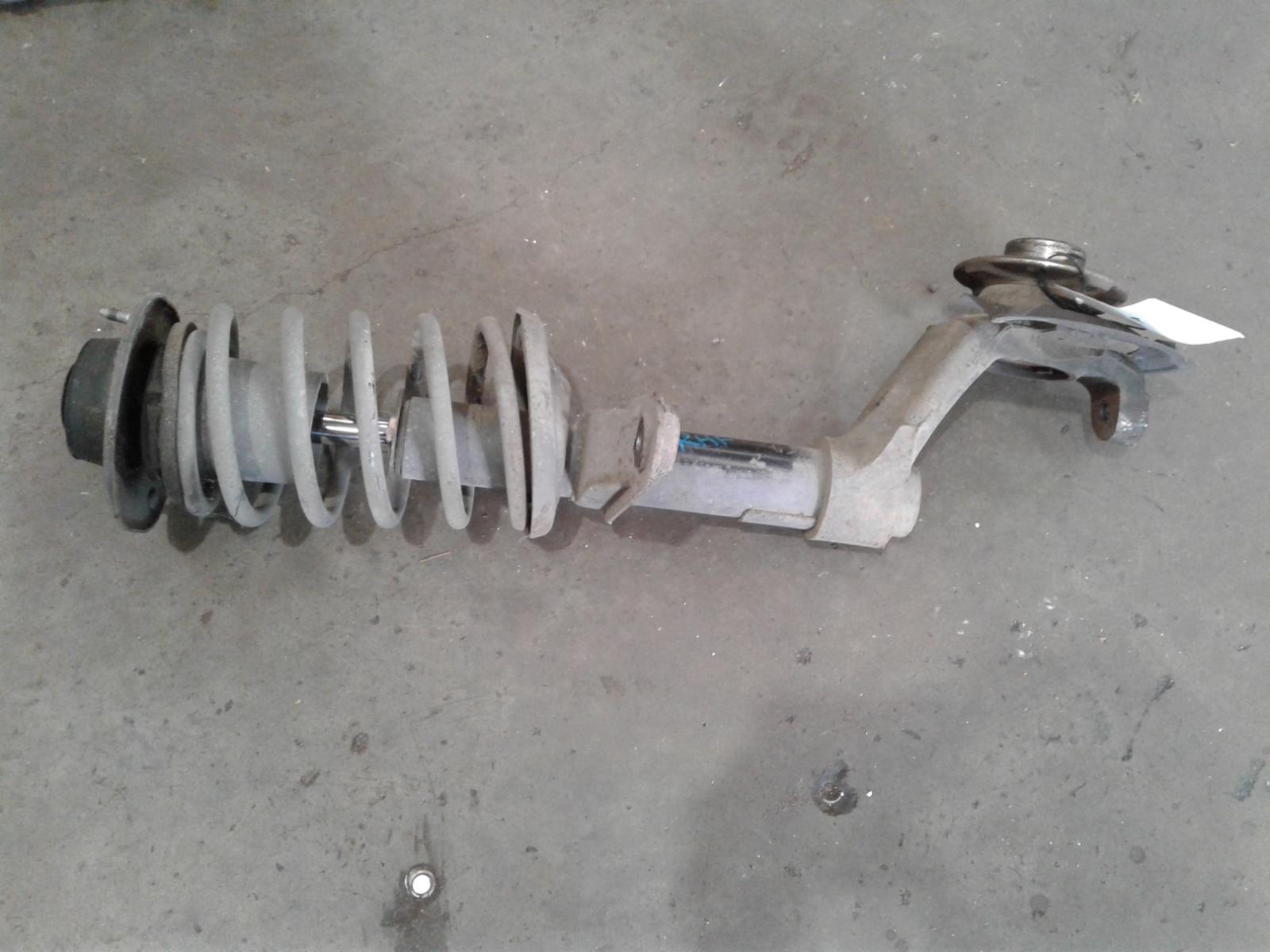 View Auto part Right Front Hub Assembly Daewoo Lanos 2000