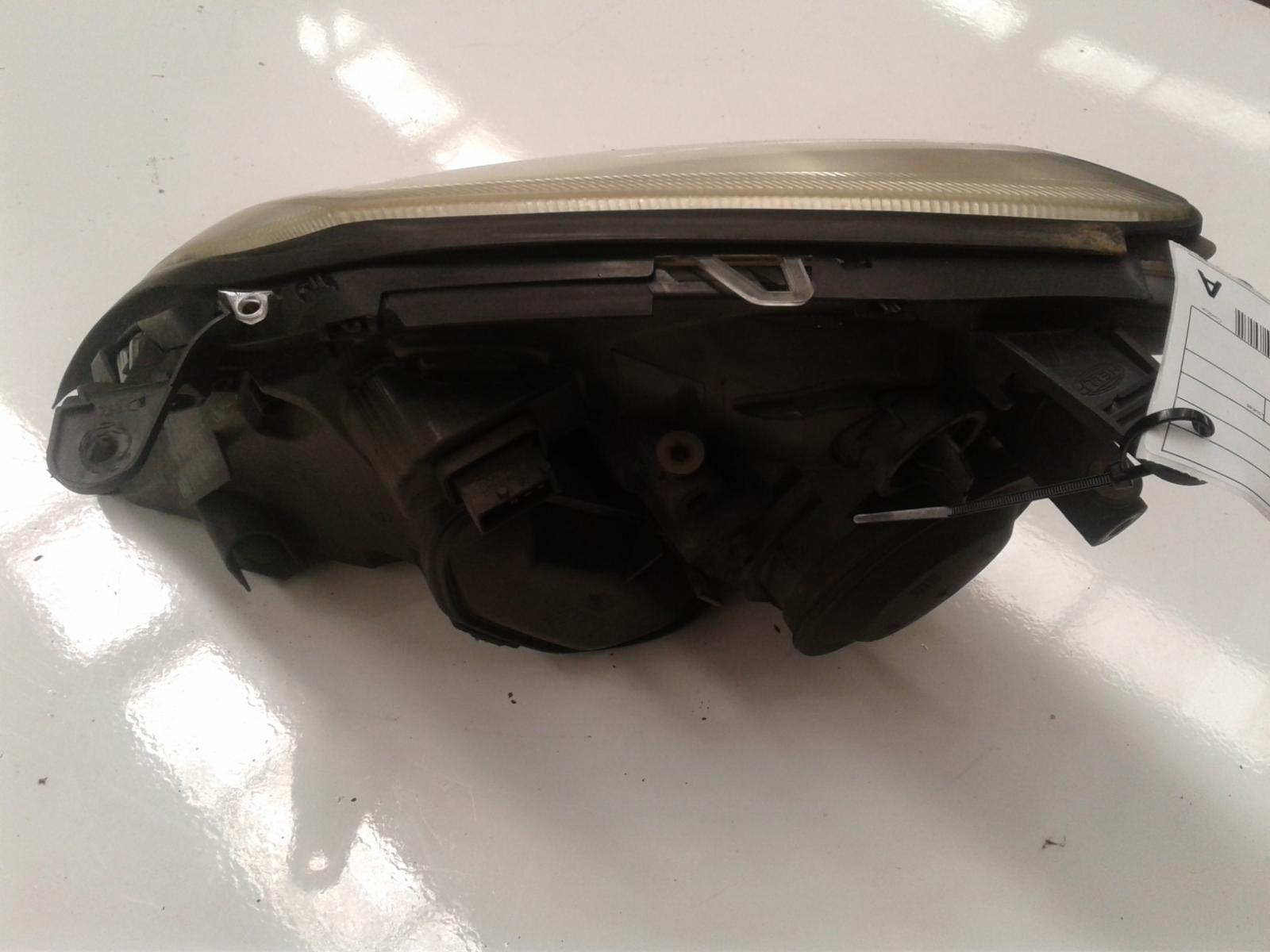 2006 Holden Vectra Right Headlamp View Auto part Right Headlamp Holden Vectra 2006