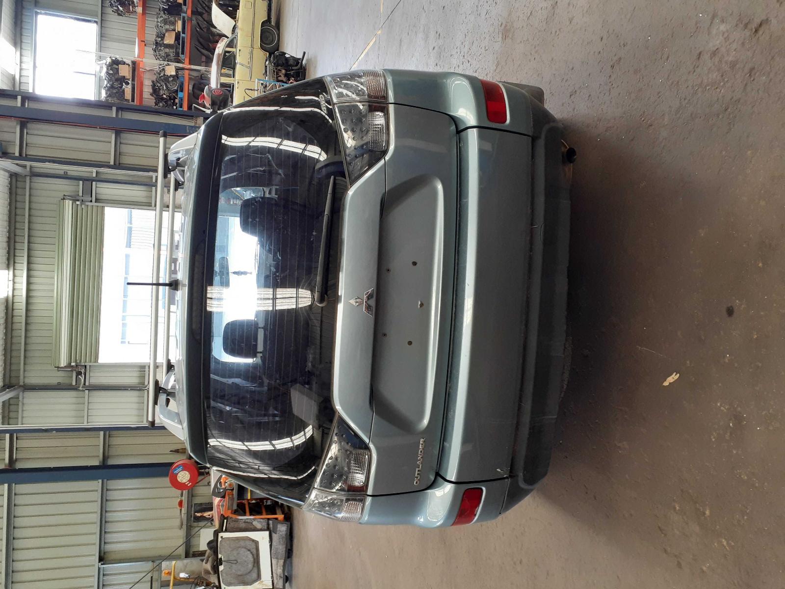 2009 Mitsubishi Outlander Bonnet View Auto part Bonnet Mitsubishi Outlander 2009