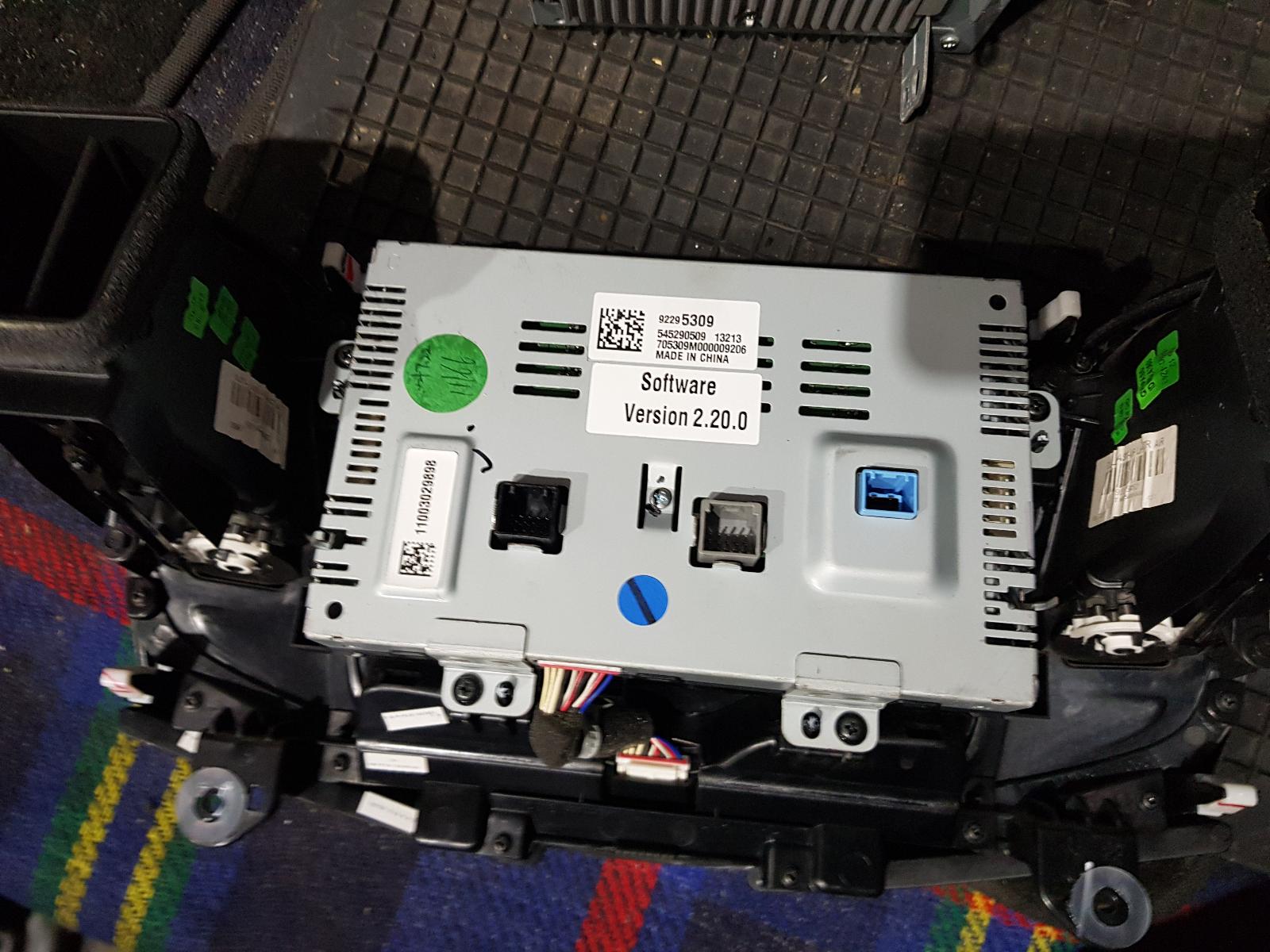 View Auto part Radio/Cd/Dvd/Sat/Tv Holden Commodore 2013