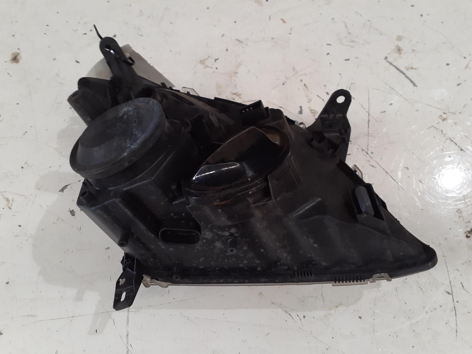 View Auto part Left Headlamp Holden Vectra 2003