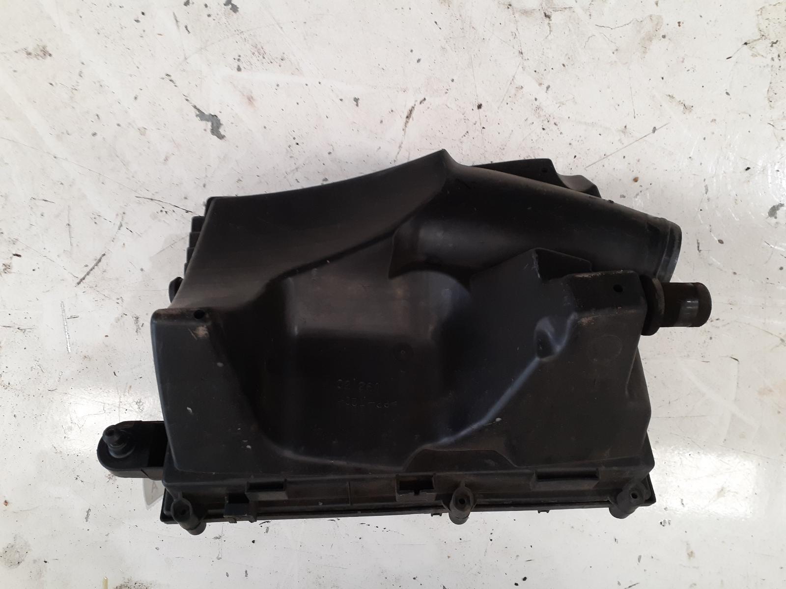 View Auto part Air Cleaner/Box Holden Vectra 2003
