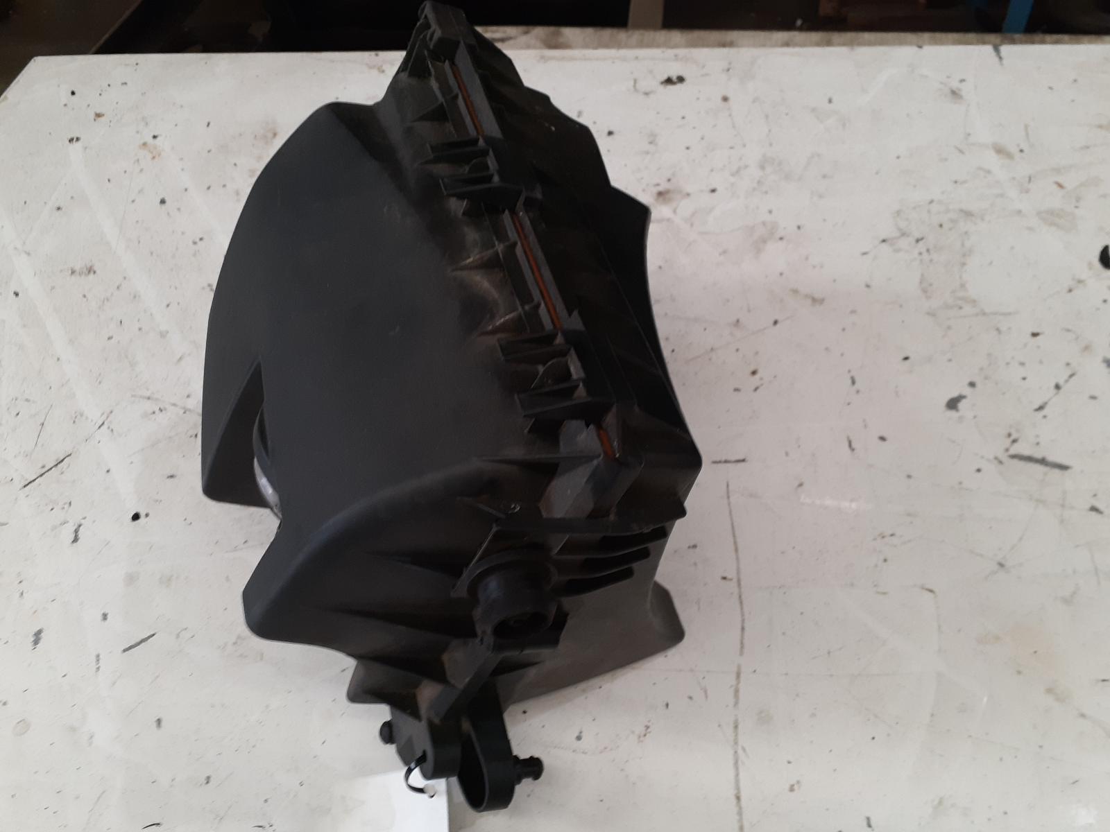 View Auto part Air Cleaner/Box Holden Vectra 2003