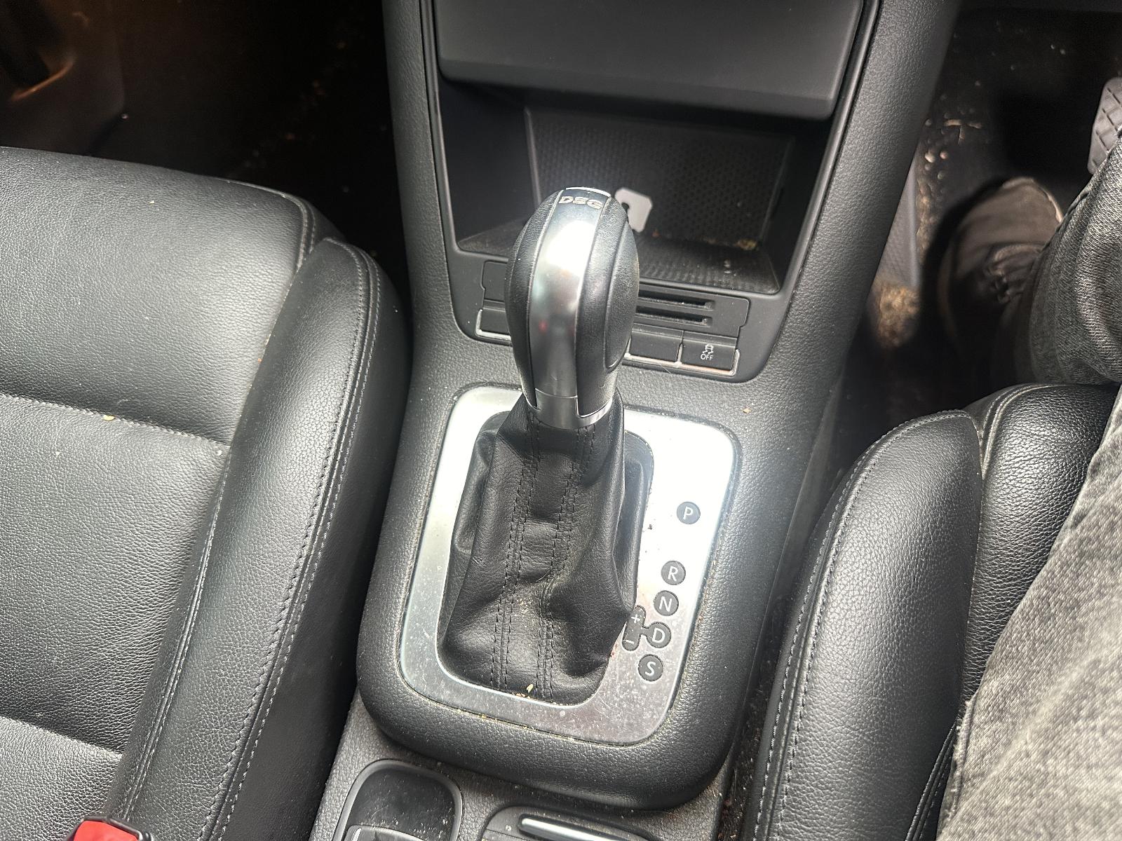 View Auto part Jack/Tool Kit Volkswagen Tiguan 2012