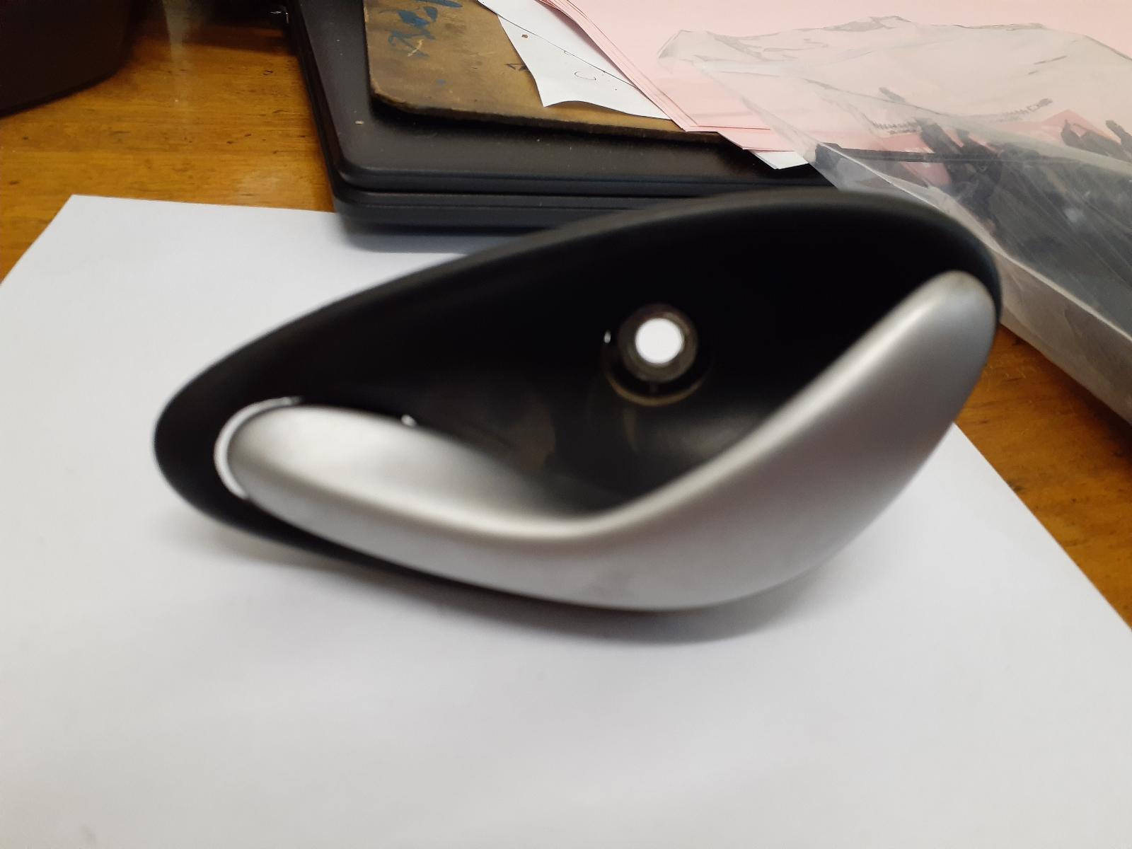 View Auto part Door Handle Holden Commodore 2005