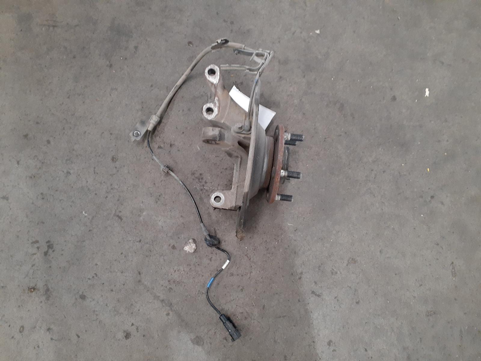 View Auto part Right Front Hub Assembly Mitsubishi Outlander 2009