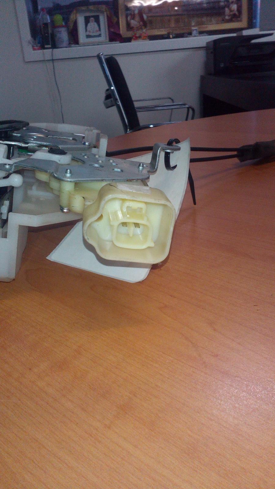 View Auto part Door/Boot/Gate Lock Holden Colorado 2013