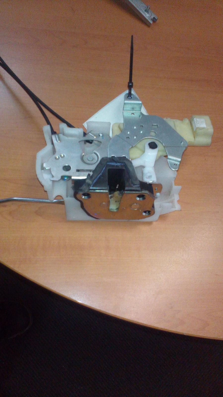 View Auto part Door/Boot/Gate Lock Holden Colorado 2013
