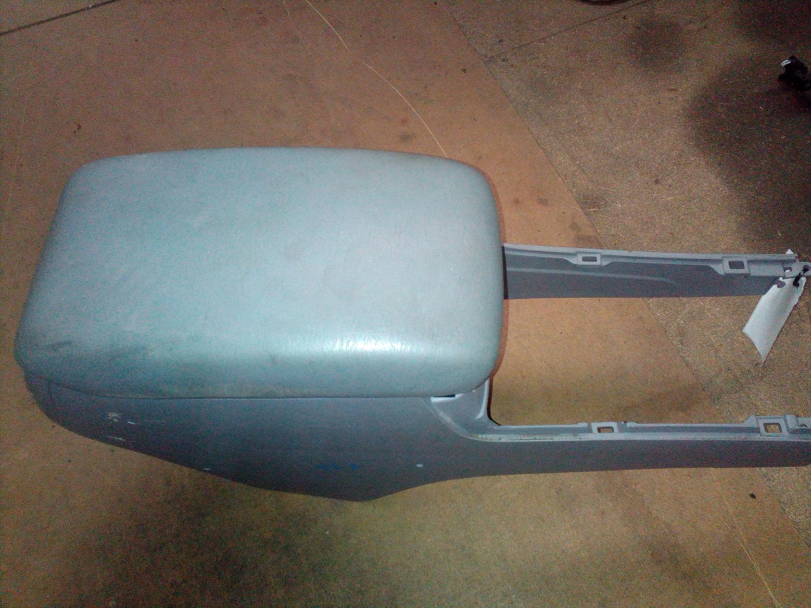 View Auto part Console Toyota Camry 2004