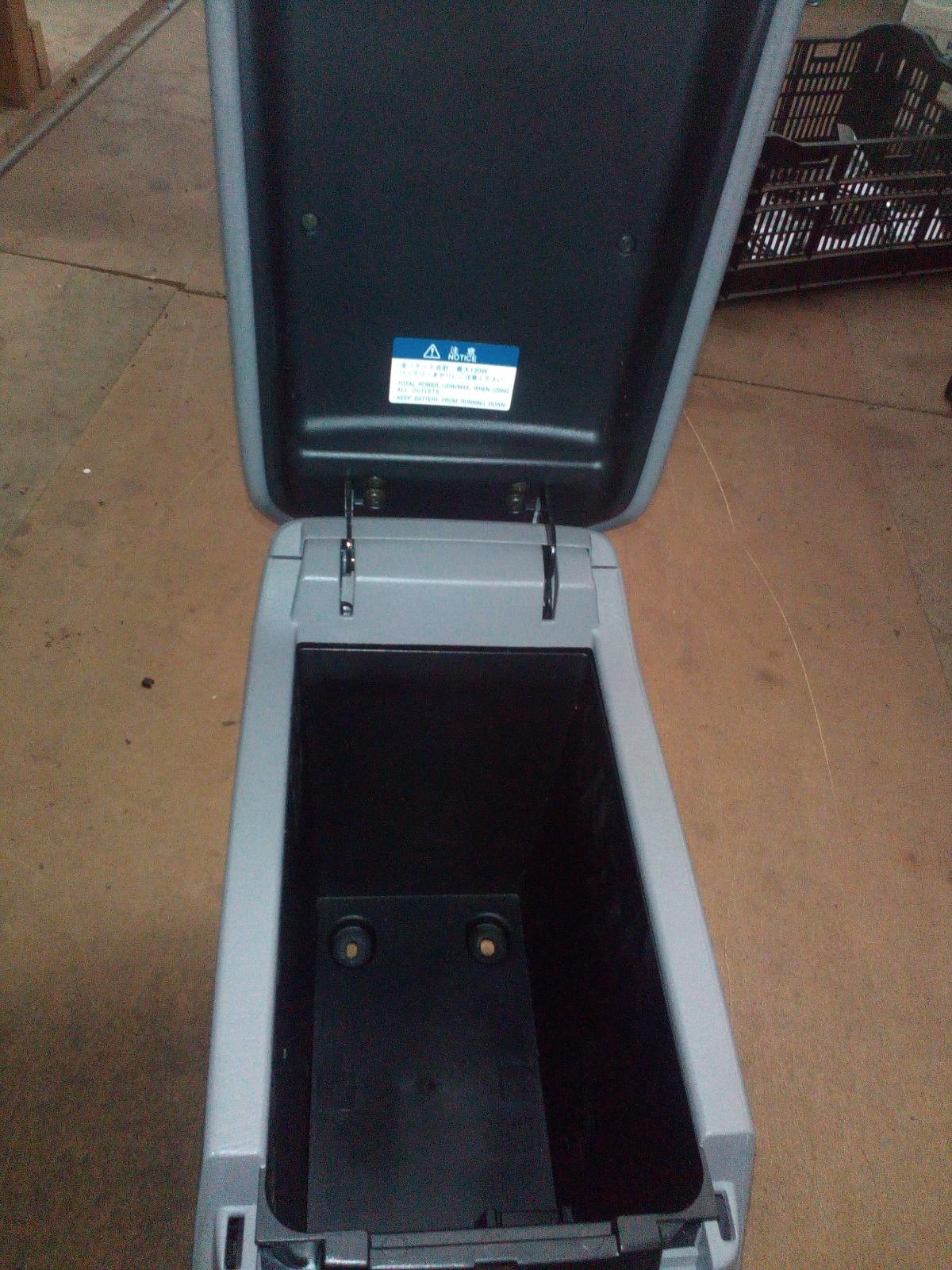 View Auto part Console Toyota Camry 2004