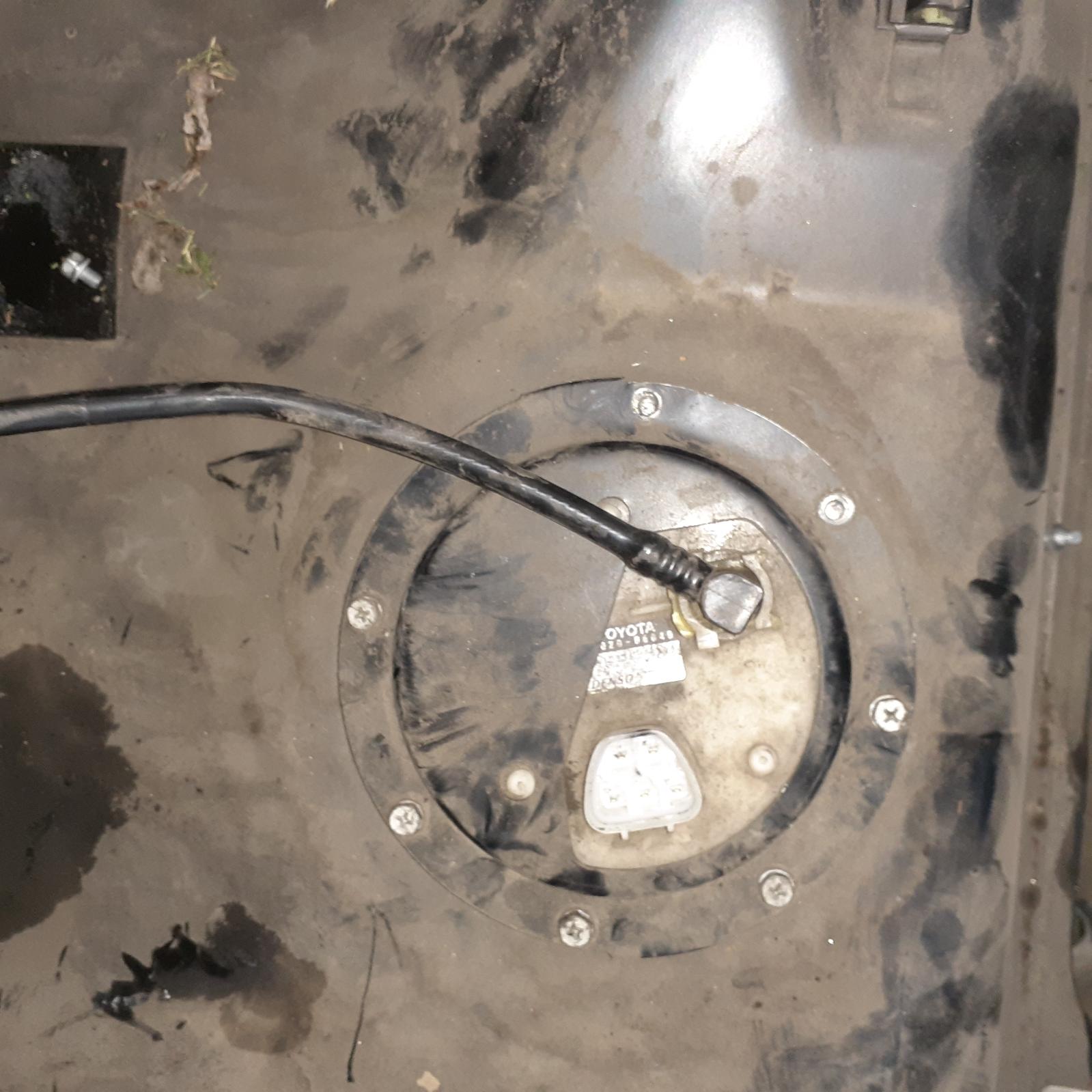 View Auto part Fuel Pump Toyota Camry 2004