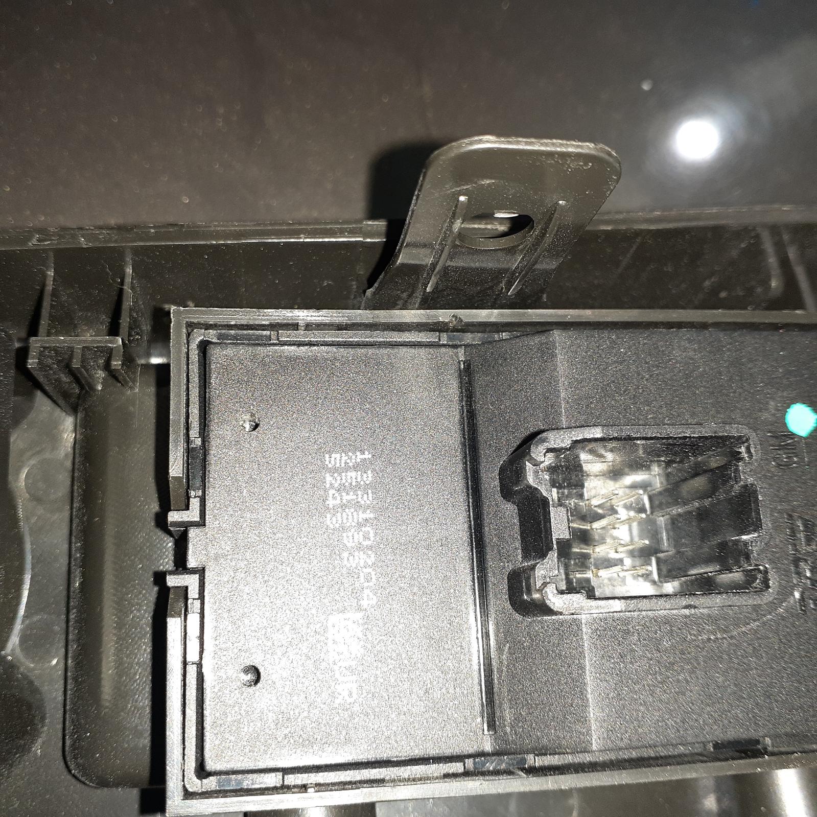 View Auto part Pwr Dr Wind Switch Holden Cruze 2015