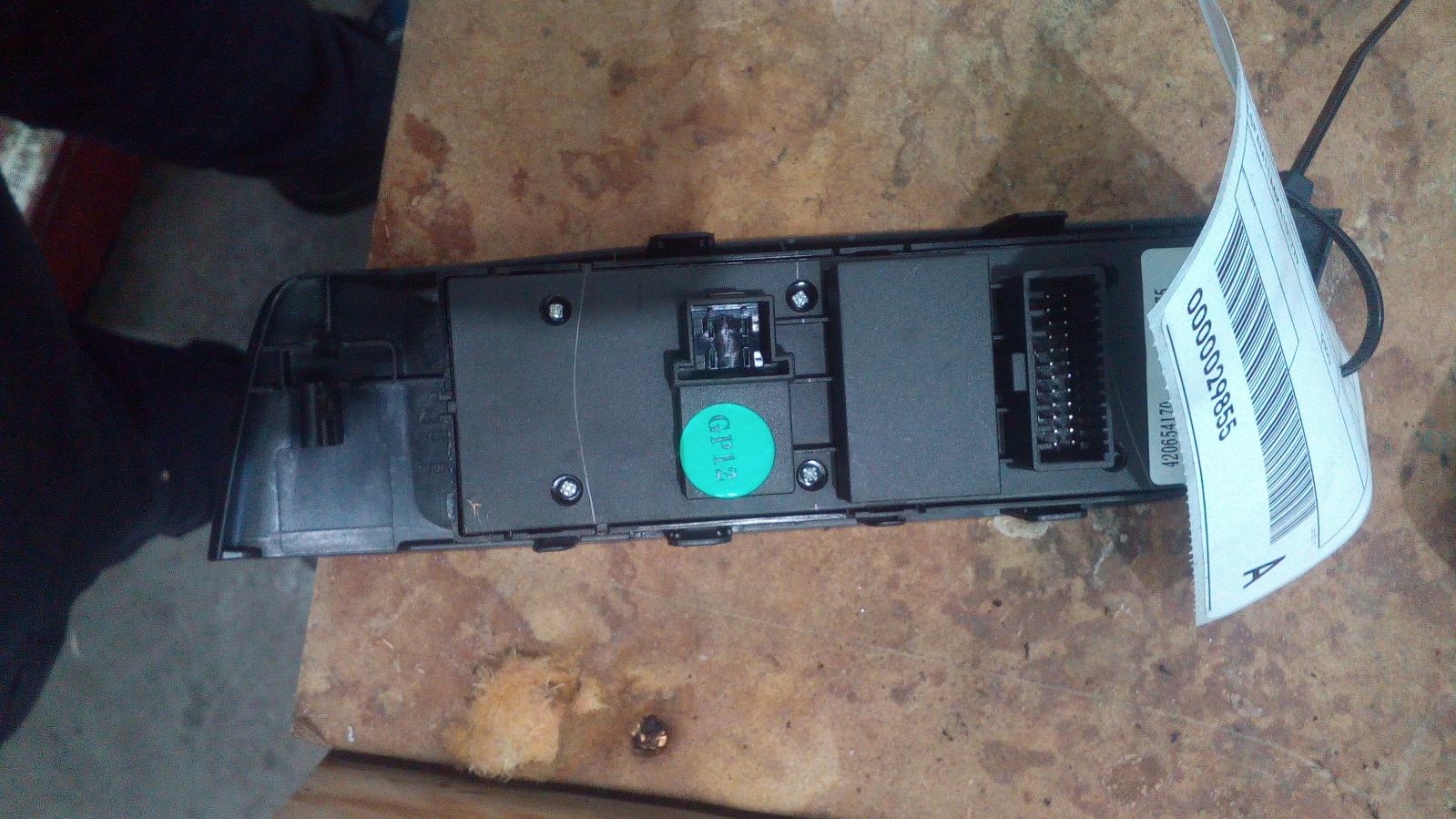 View Auto part Pwr Dr Wind Switch Ldv T60 2020
