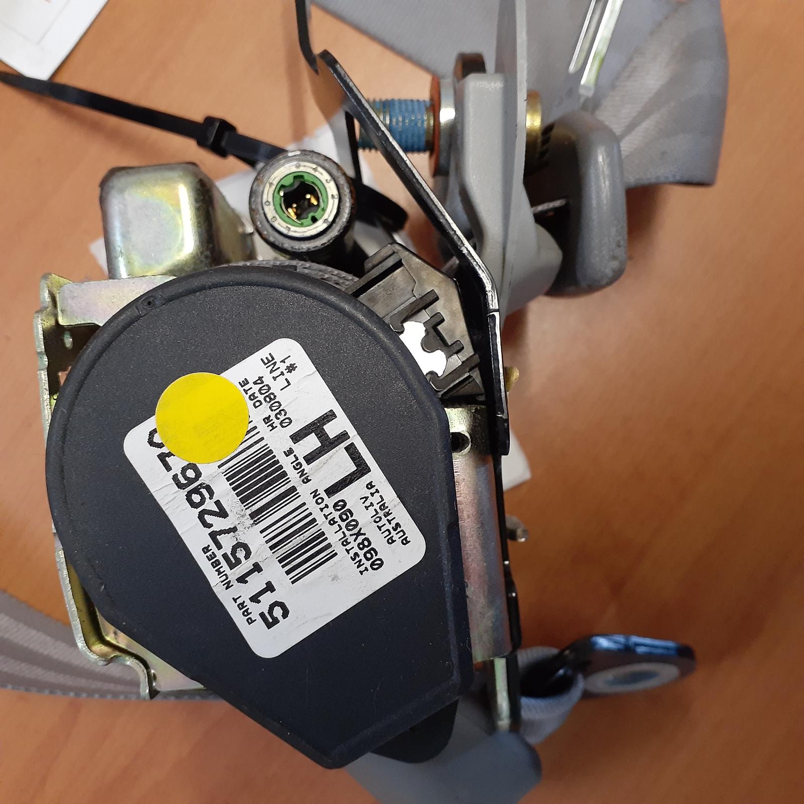 View Auto part Seatbelt/Stalk Toyota Camry 2004