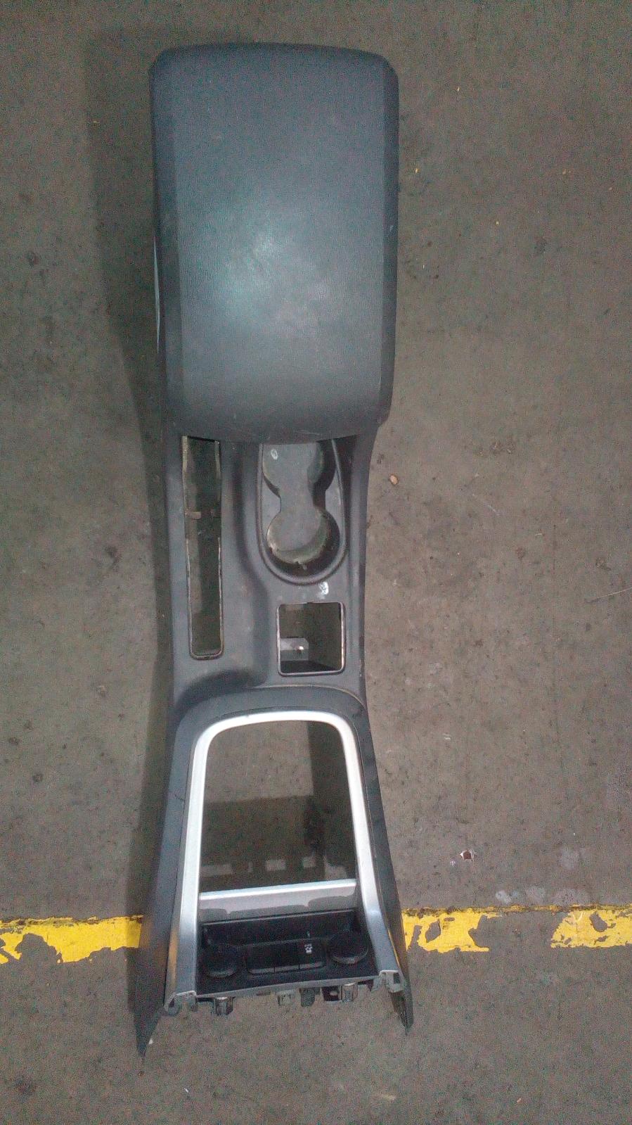 View Auto part Console Holden Colorado 2013