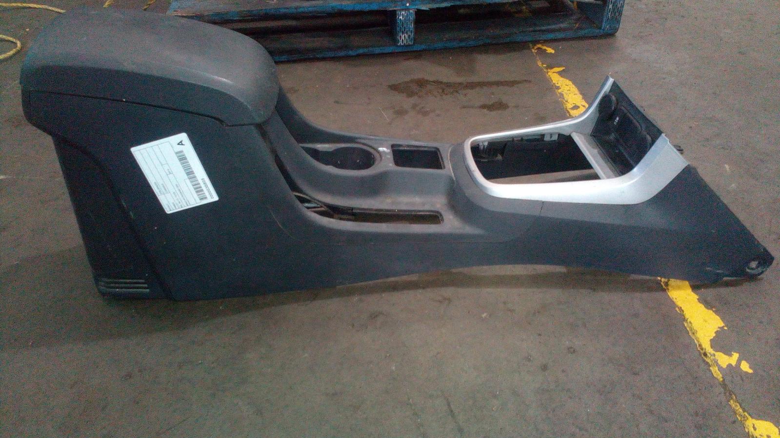 View Auto part Console Holden Colorado 2013