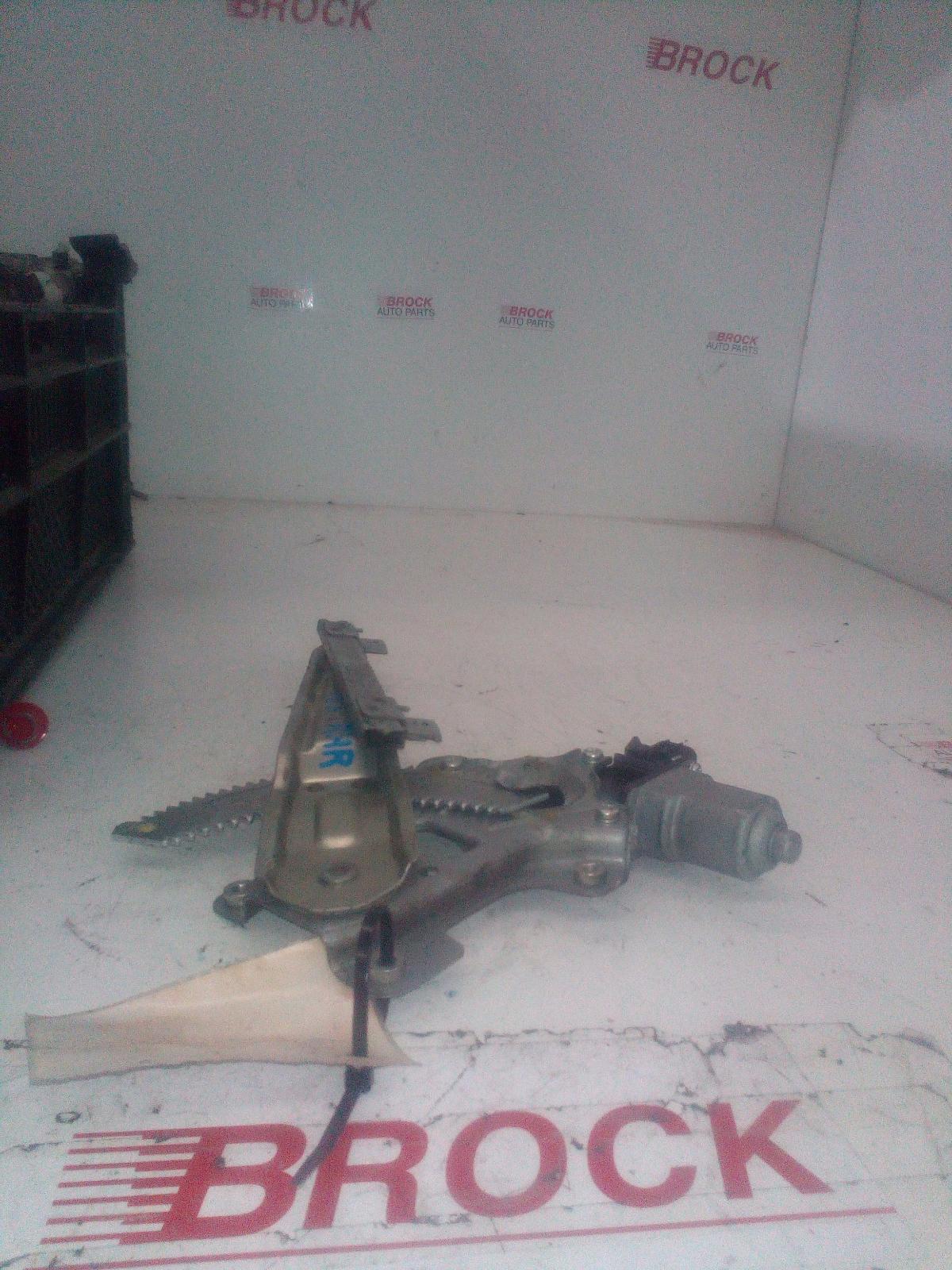 2009 Mitsubishi Outlander Right Rear Wnd Reg/Motor View Auto part Right Rear Wnd Reg/Motor Mitsubishi Outlander 2009