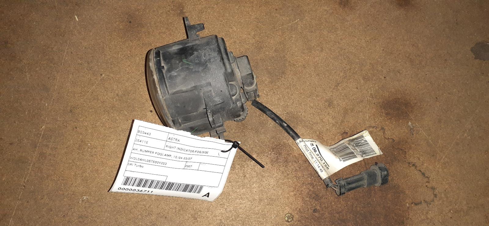2007 Holden Astra Right Indicator/Fog/Side View Auto part Right Indicator/Fog/Side Holden Astra 2007
