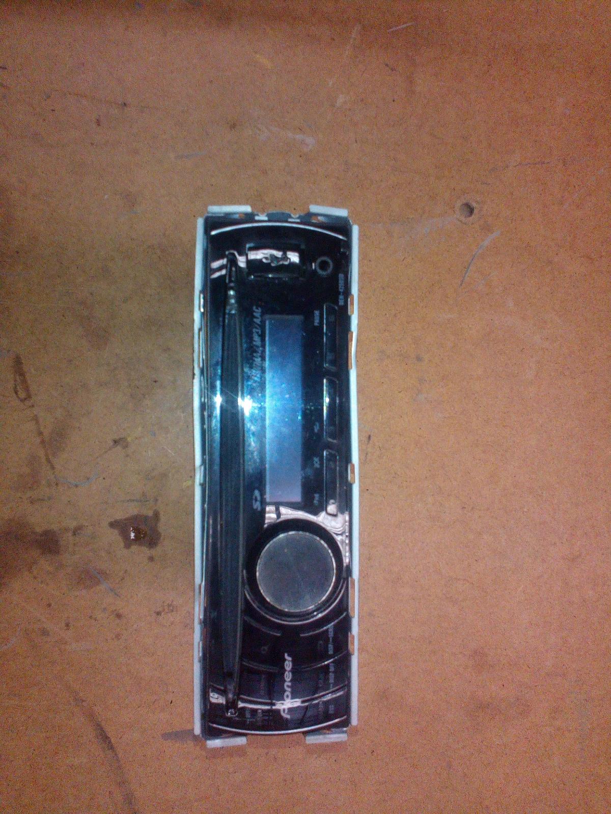View Auto part Radio/Cd/Dvd/Sat/Tv Holden Commodore 2002