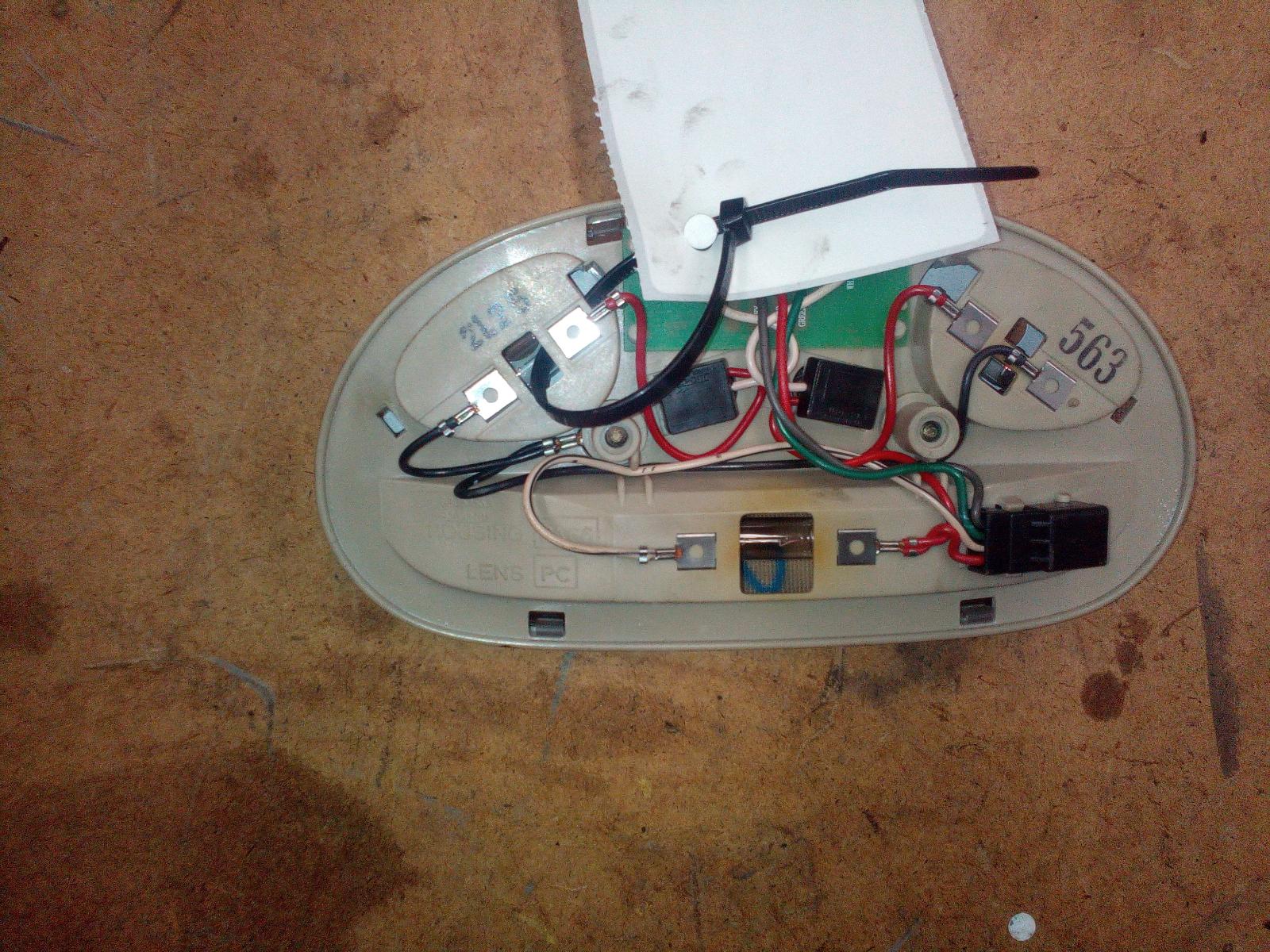 View Auto part Courtesy Light Holden Commodore 2002