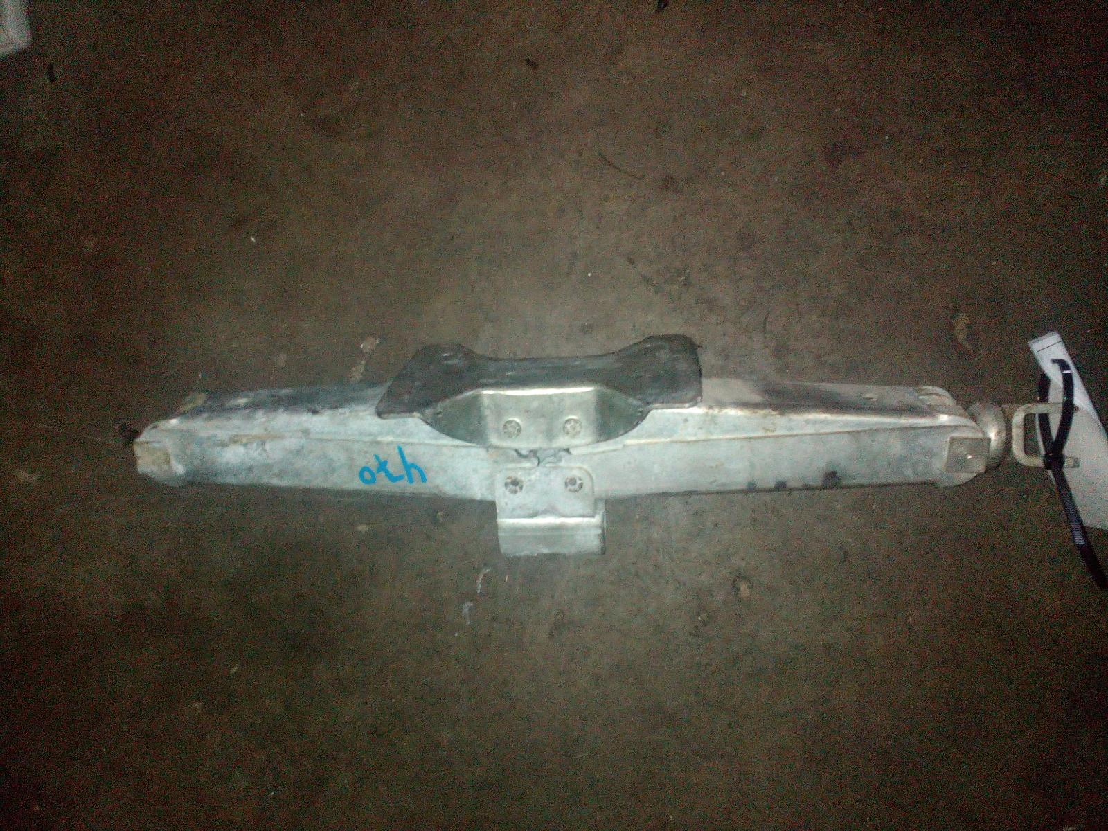 View Auto part Jack/Tool Kit Holden Commodore 2002