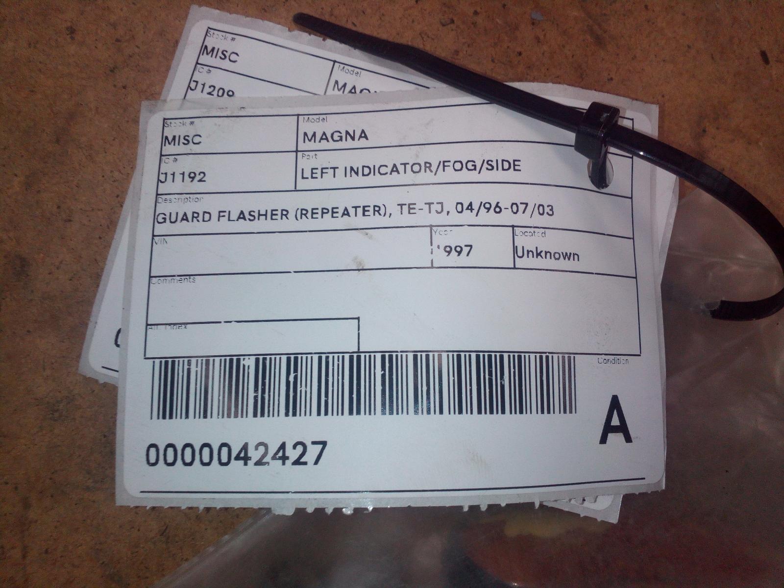 View Auto part Left Indicator/Fog/Side Mitsubishi Magna 1997