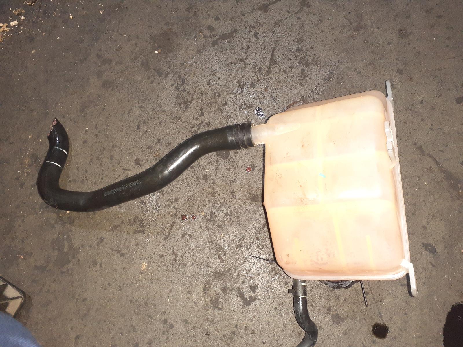 View Auto part Overflow Bottle Ldv G10 2020