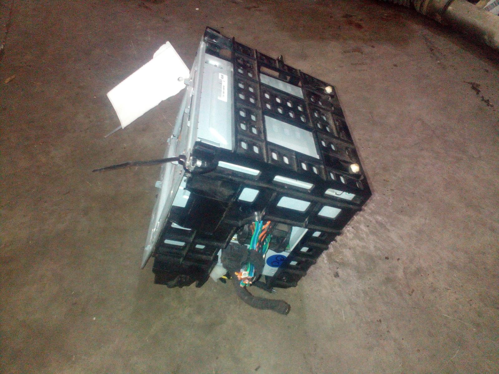 View Auto part Radio/Cd/Dvd/Sat/Tv Holden Commodore 2010