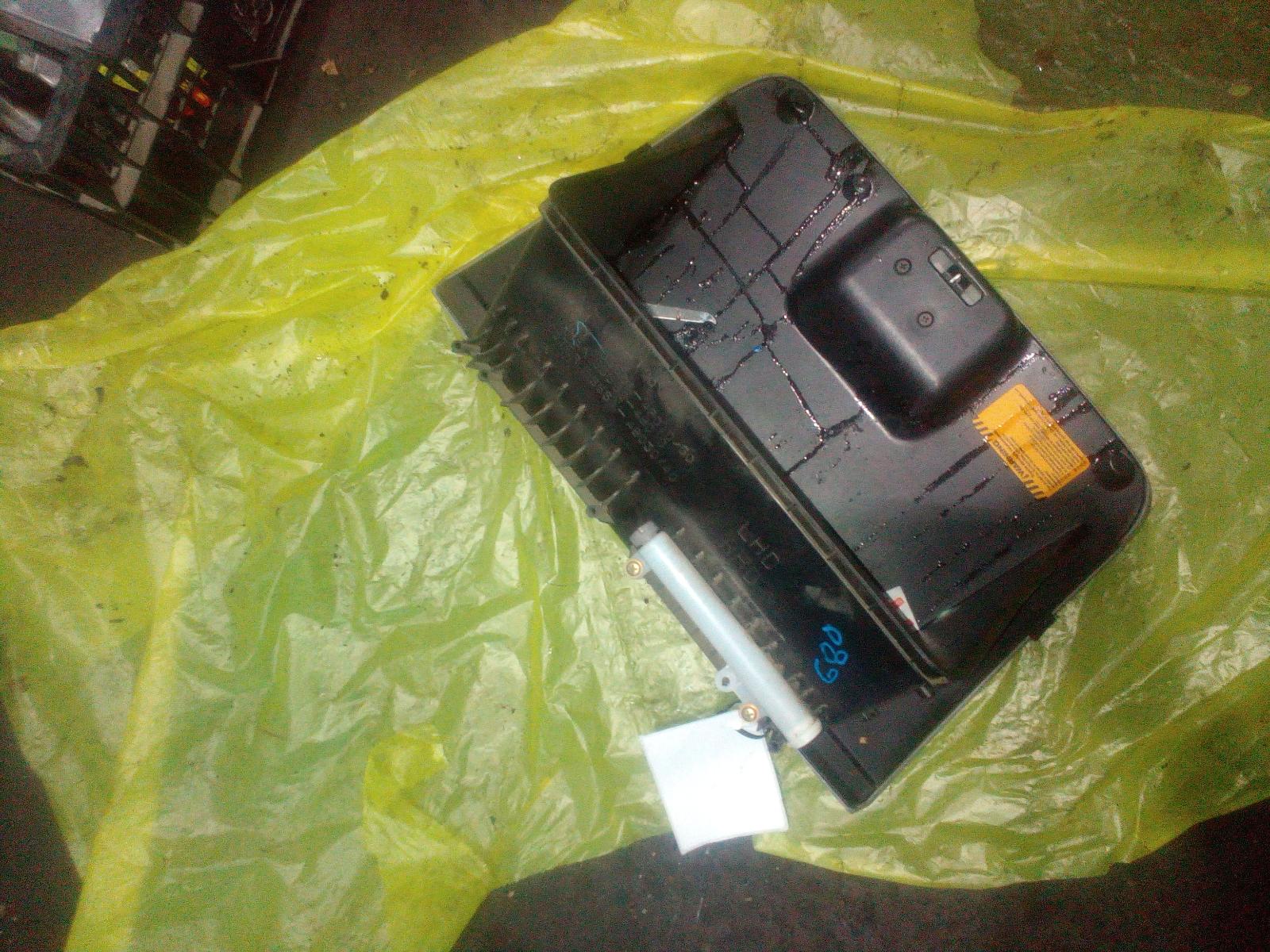View Auto part Glove Box Toyota Kluger 2004