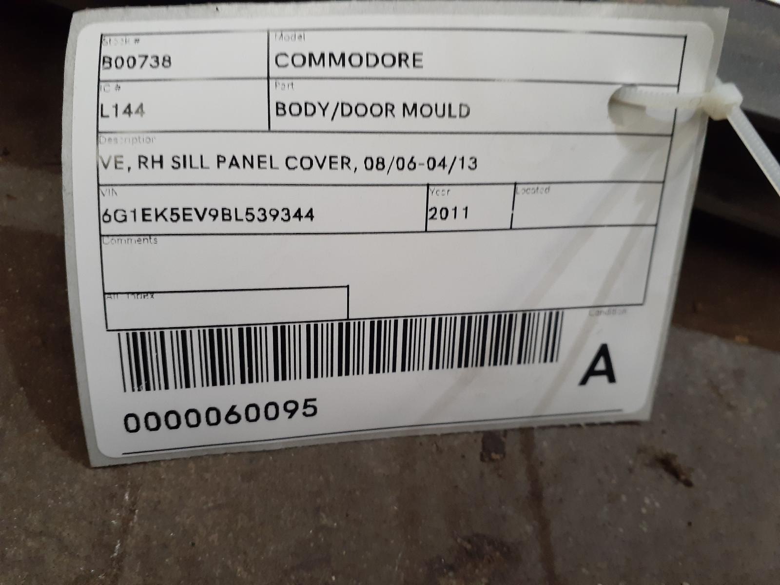View Auto part Body/Door Mould Holden Commodore 2011