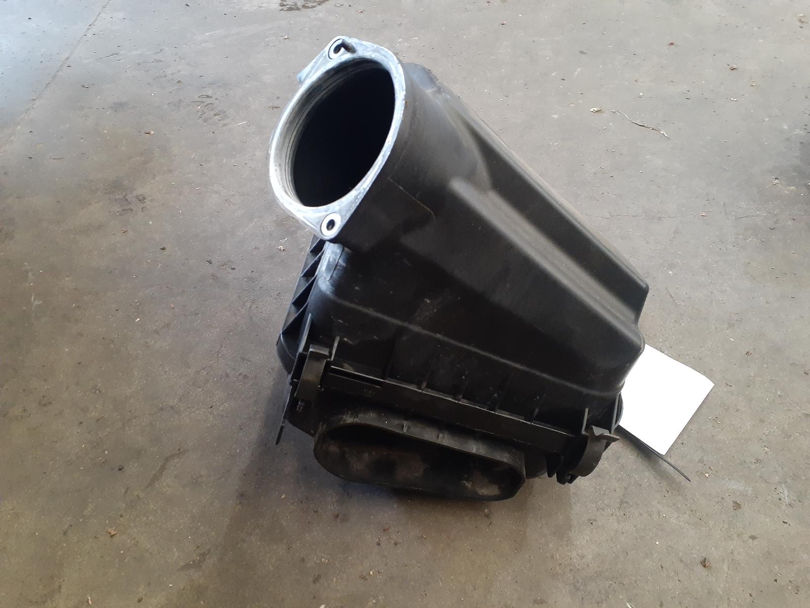 View Auto part Air Cleaner/Box Holden Commodore 2009