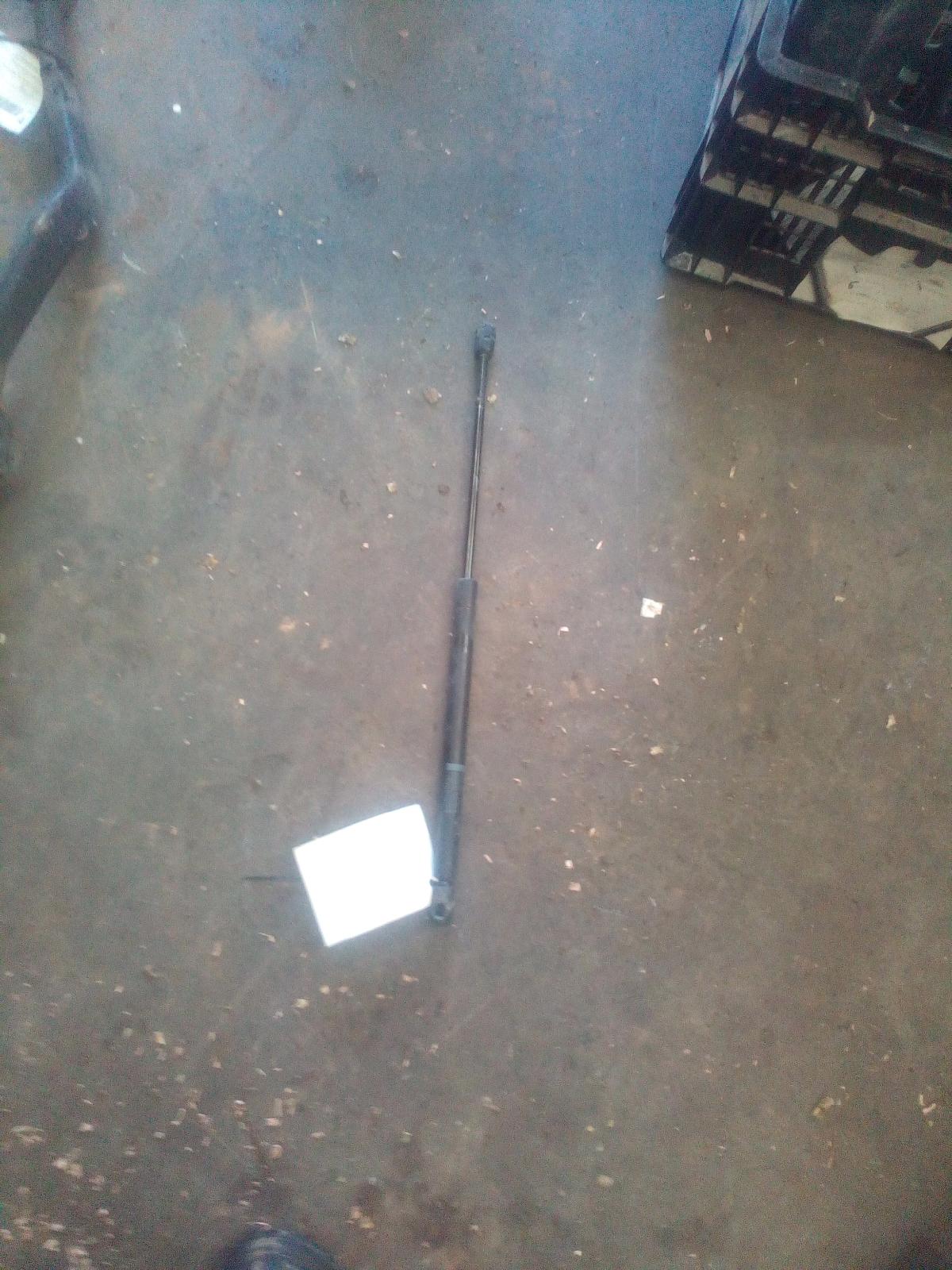 View Auto part Bonnet Hinge/Strut Holden Commodore 2008