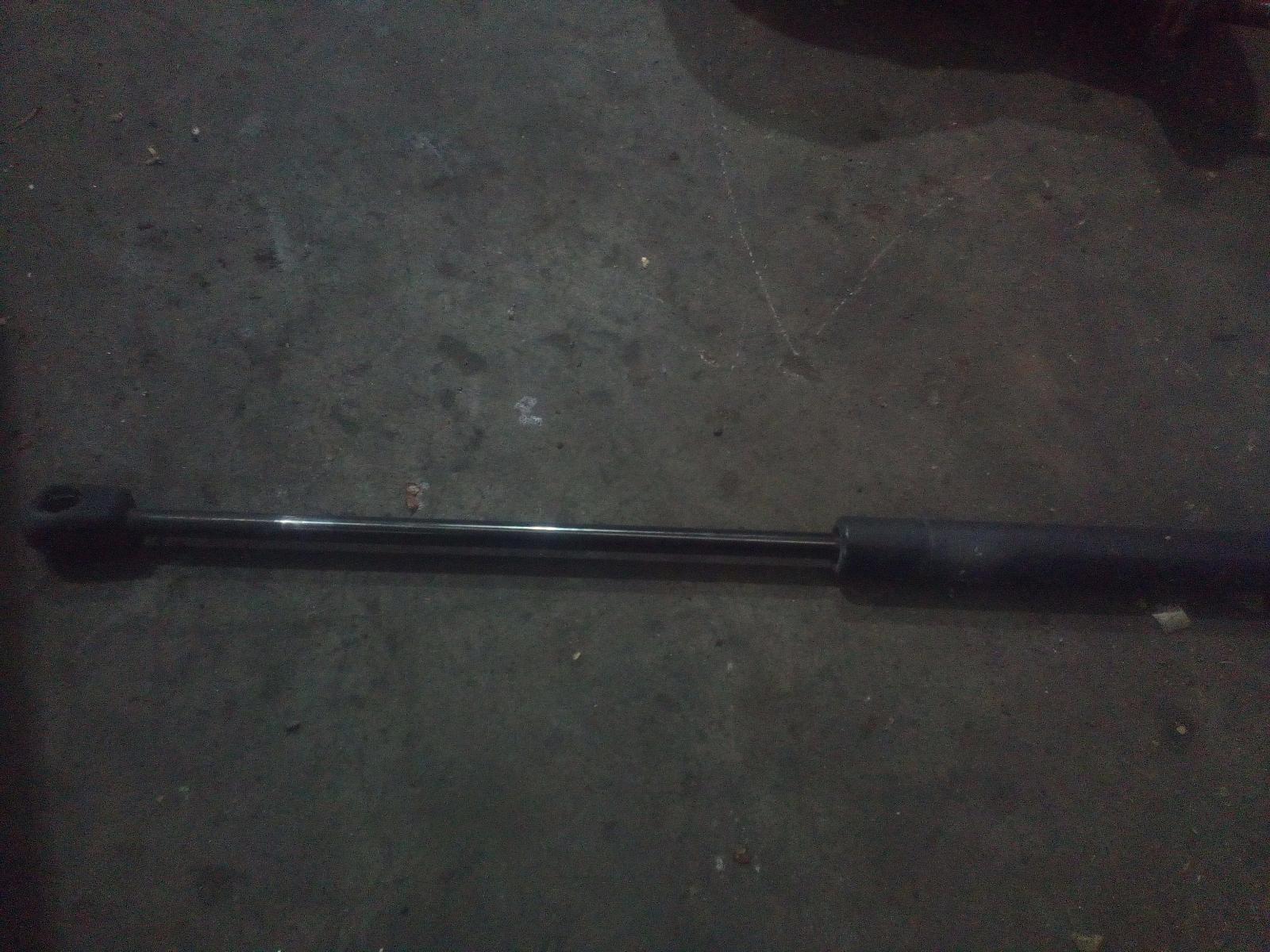 View Auto part Bonnet Hinge/Strut Holden Commodore 2008