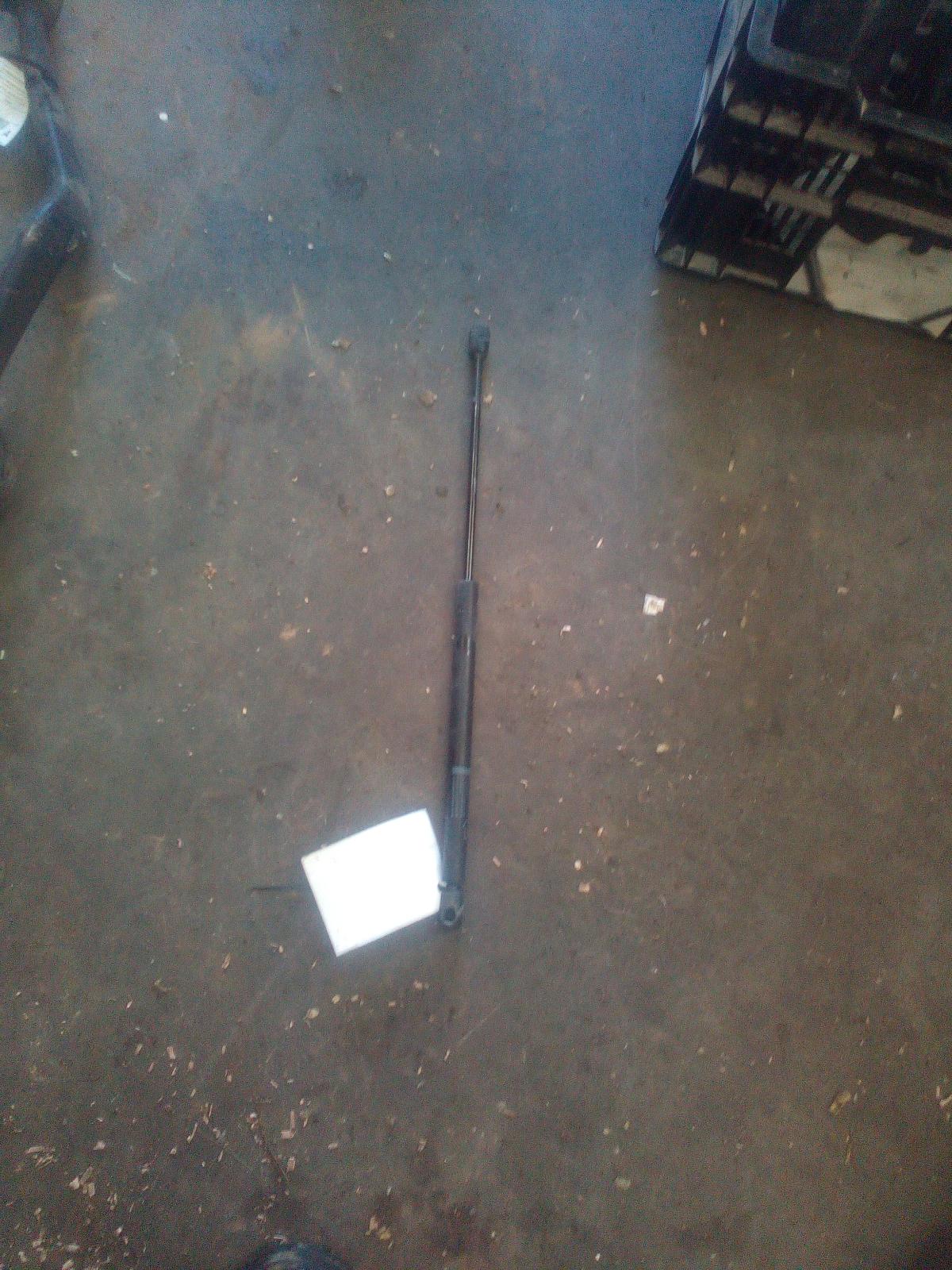 View Auto part Bonnet Hinge/Strut Holden Commodore 2008