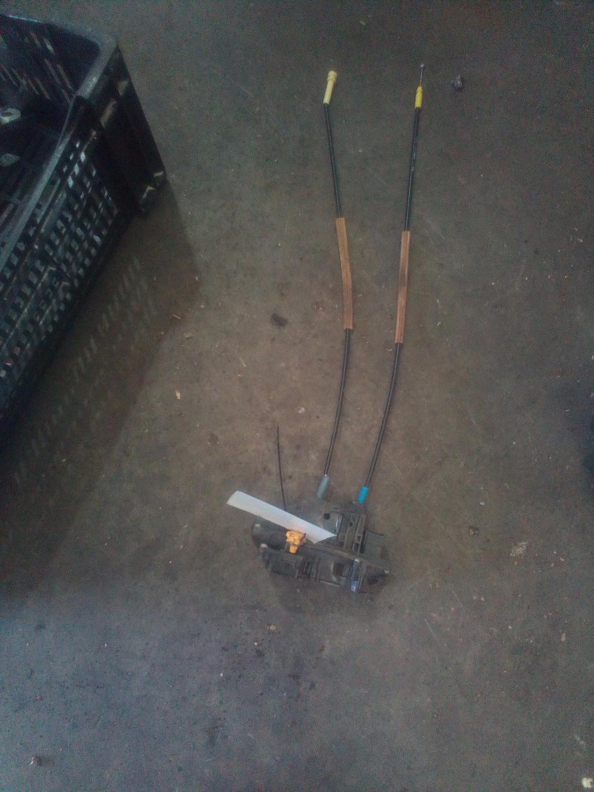 View Auto part Door/Boot/Gate Lock Holden Commodore 2008