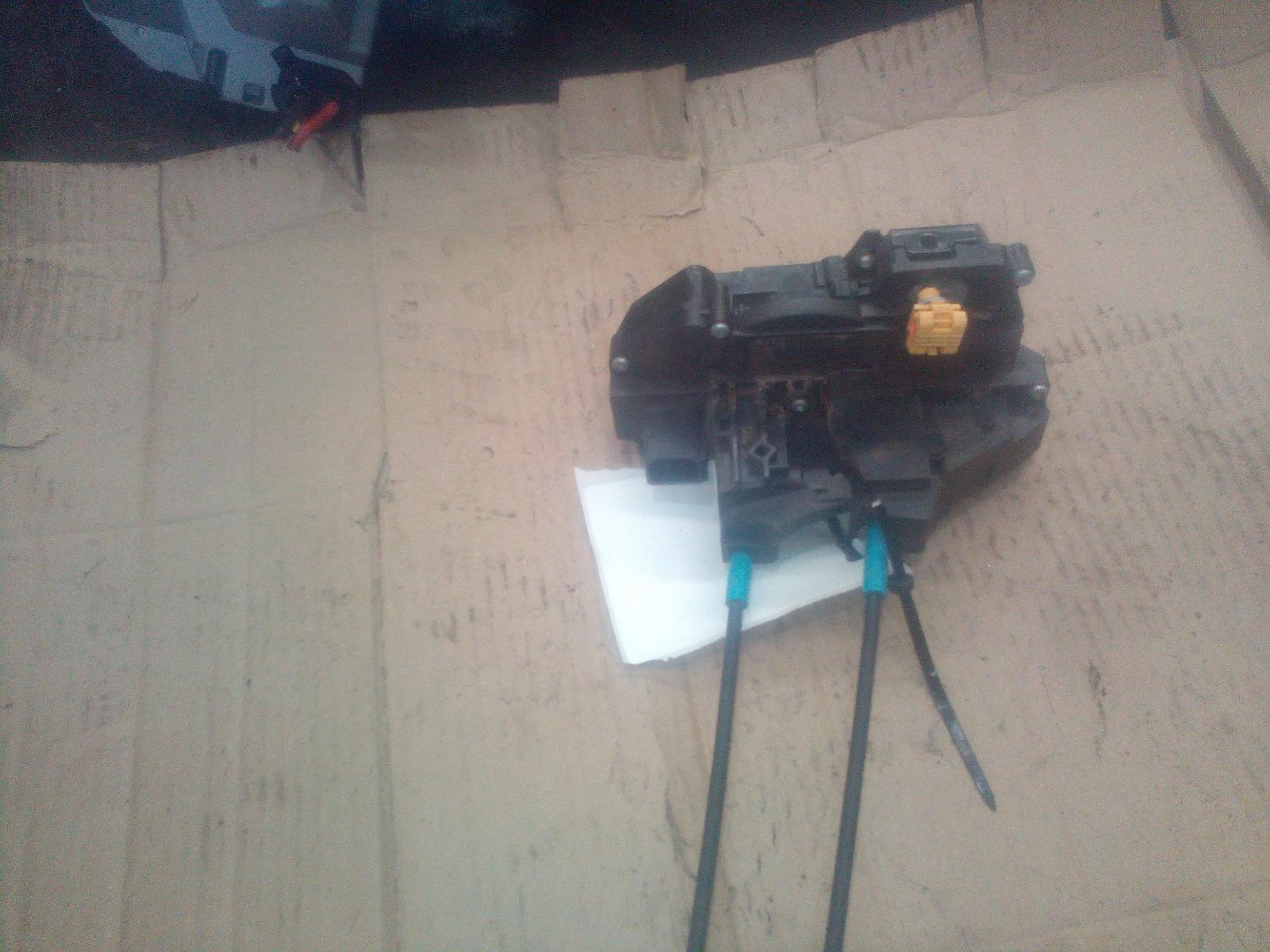 View Auto part Door/Boot/Gate Lock Holden Commodore 2008