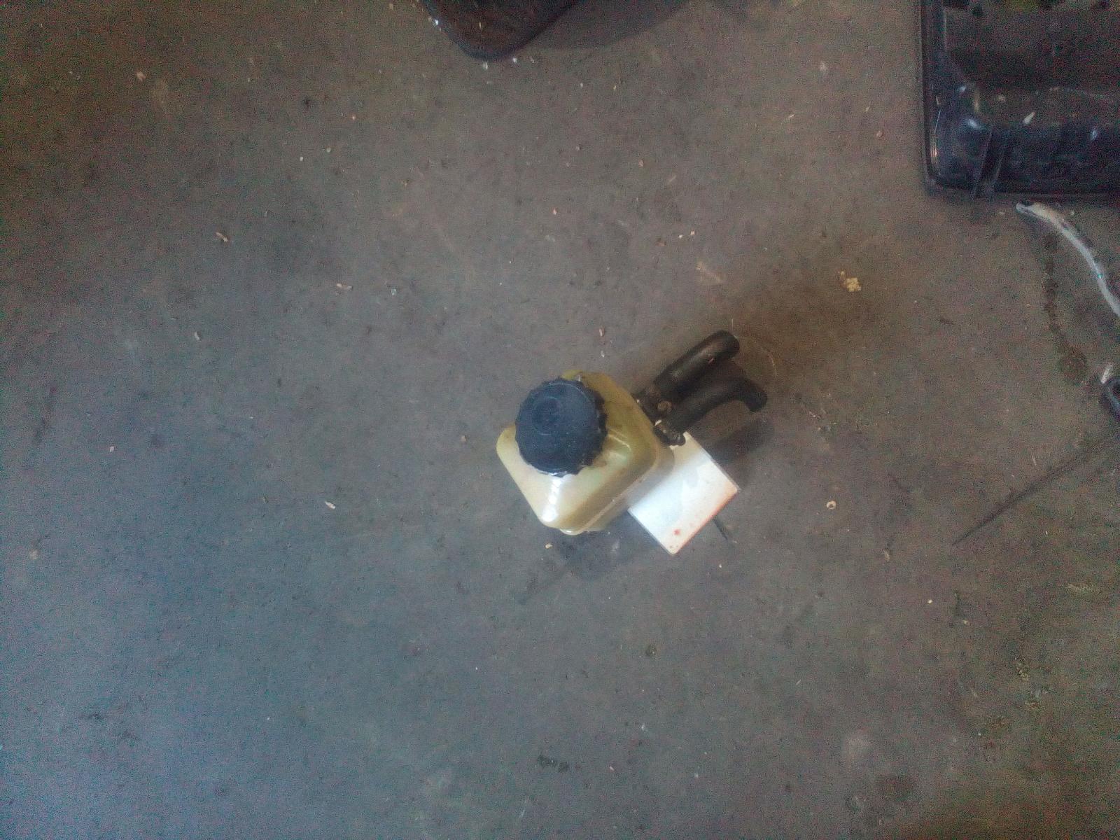 View Auto part P/S Reservoir Holden Commodore 2008