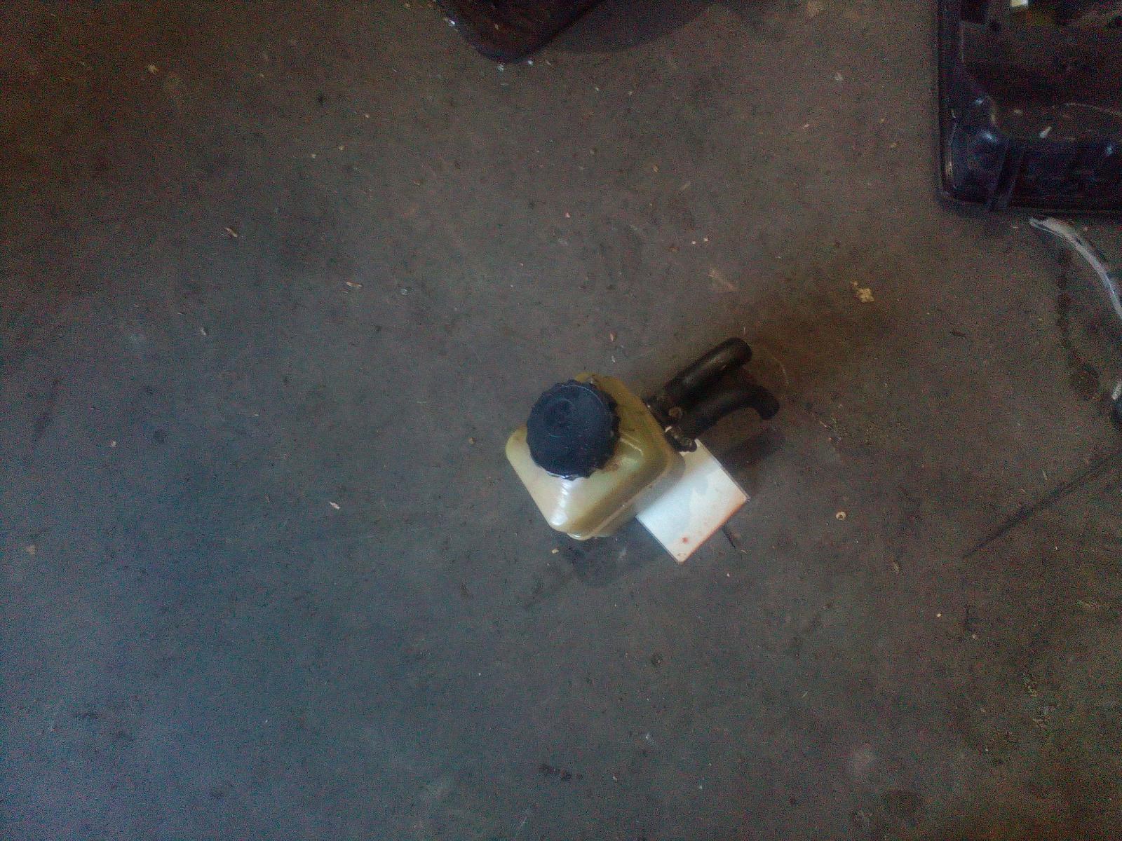 View Auto part P/S Reservoir Holden Commodore 2008