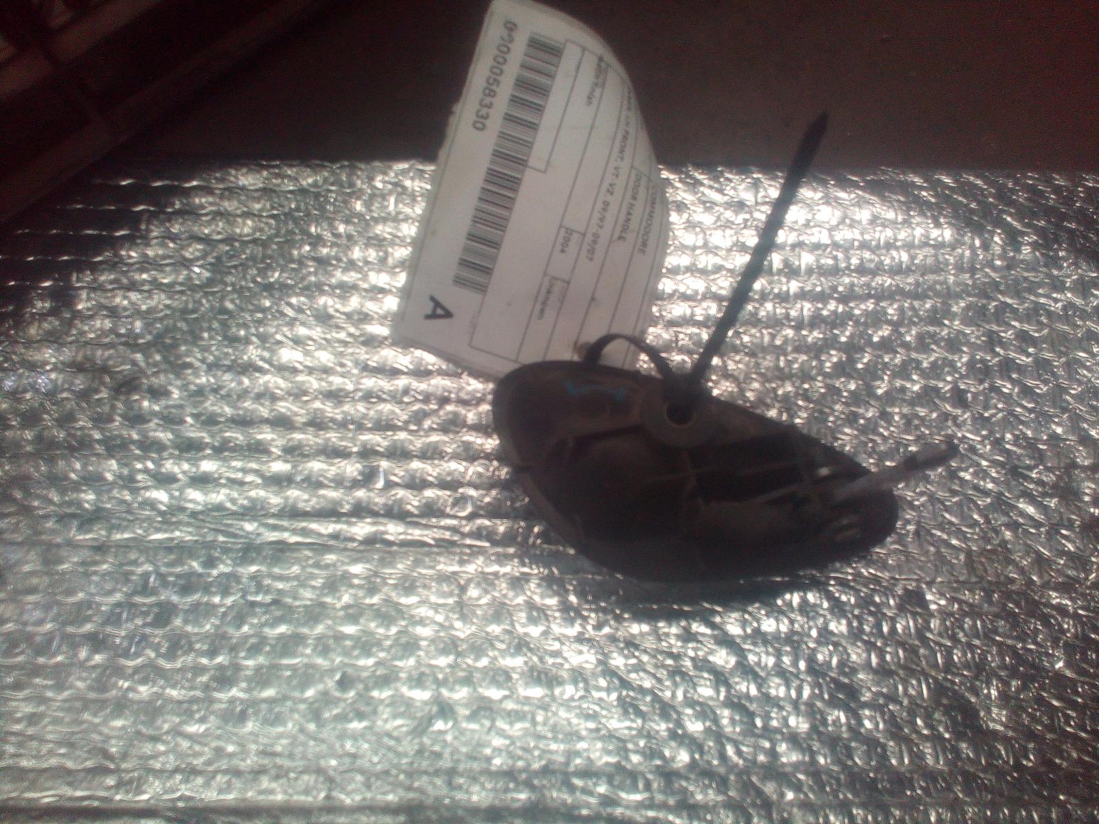 View Auto part Door Handle Holden Commodore 2004