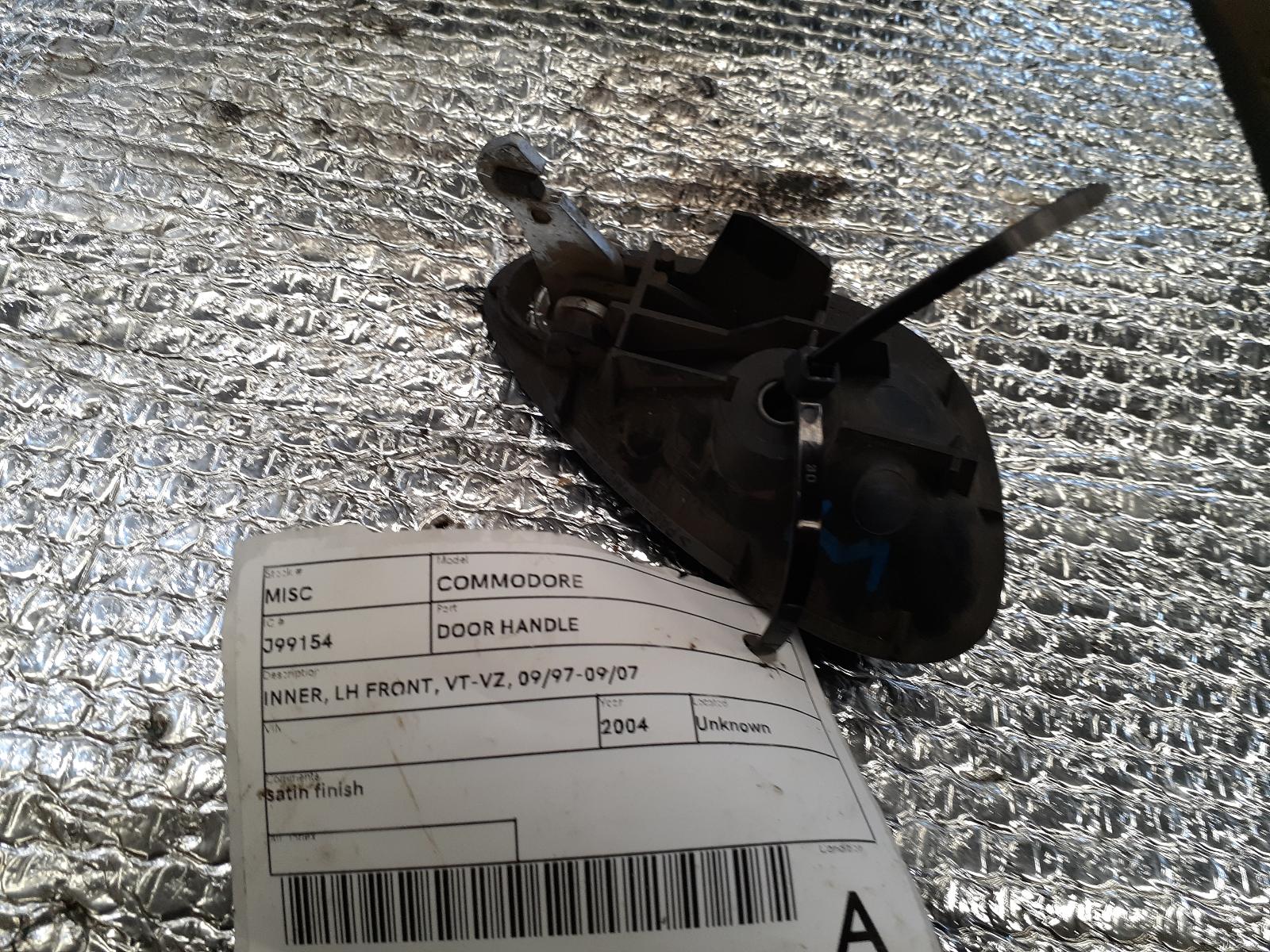 View Auto part Door Handle Holden Commodore 2004