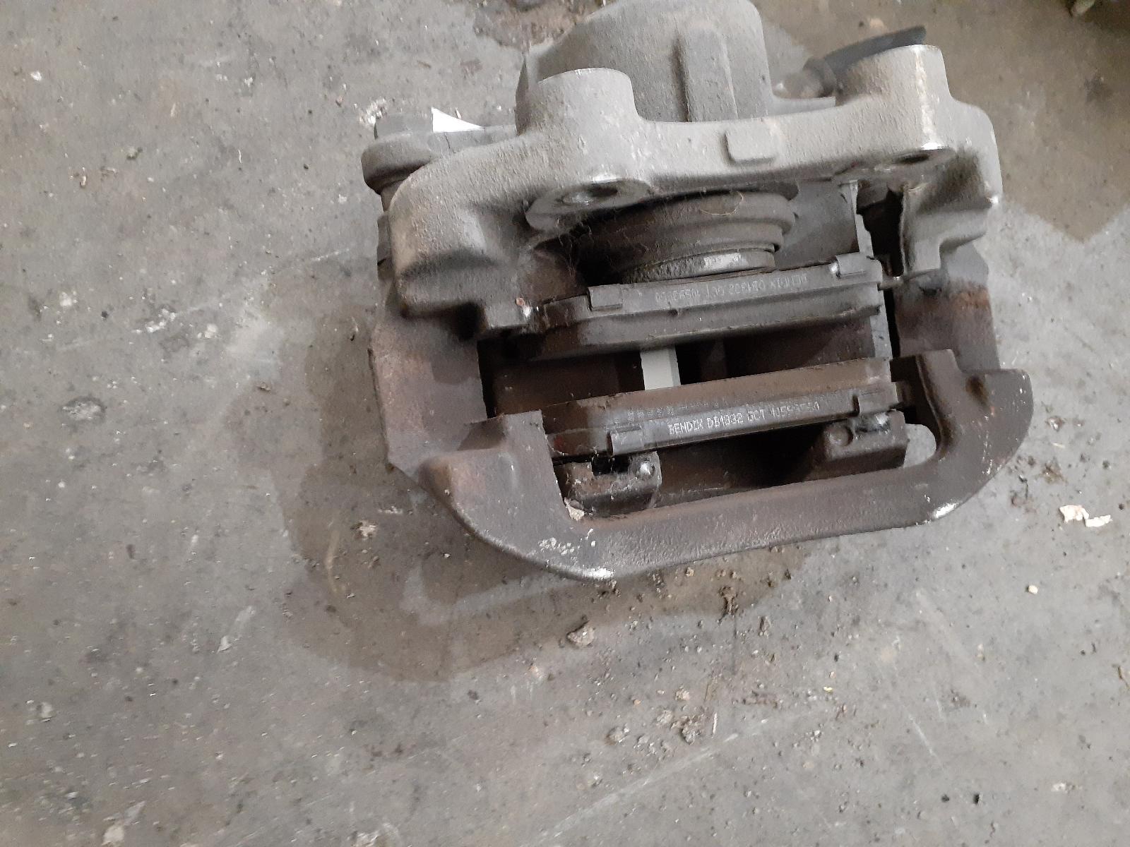 Caliper Commodore Holden 2000