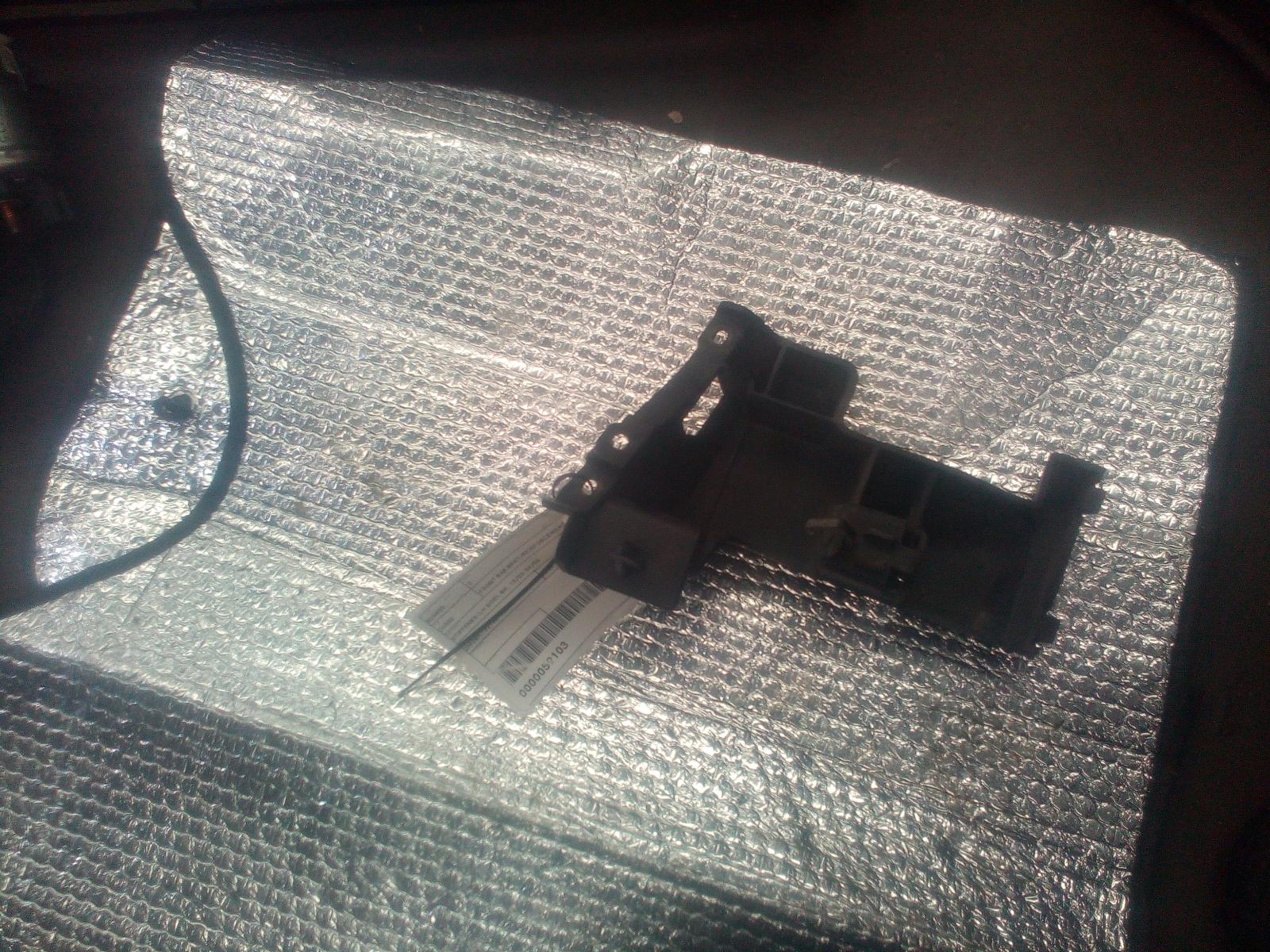 2004 Mazda 3 F/Bar Reinforc/Brack View Auto part F/Bar Reinforc/Brack Mazda 3 2004