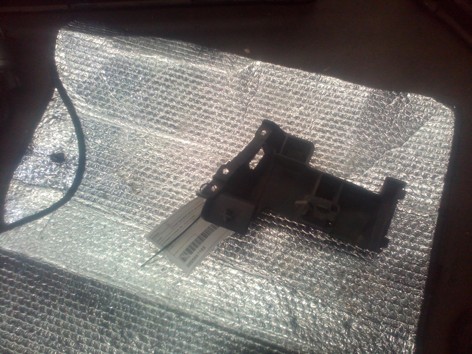 2004 Mazda 3 F/Bar Reinforc/Brack View Auto part F/Bar Reinforc/Brack Mazda 3 2004