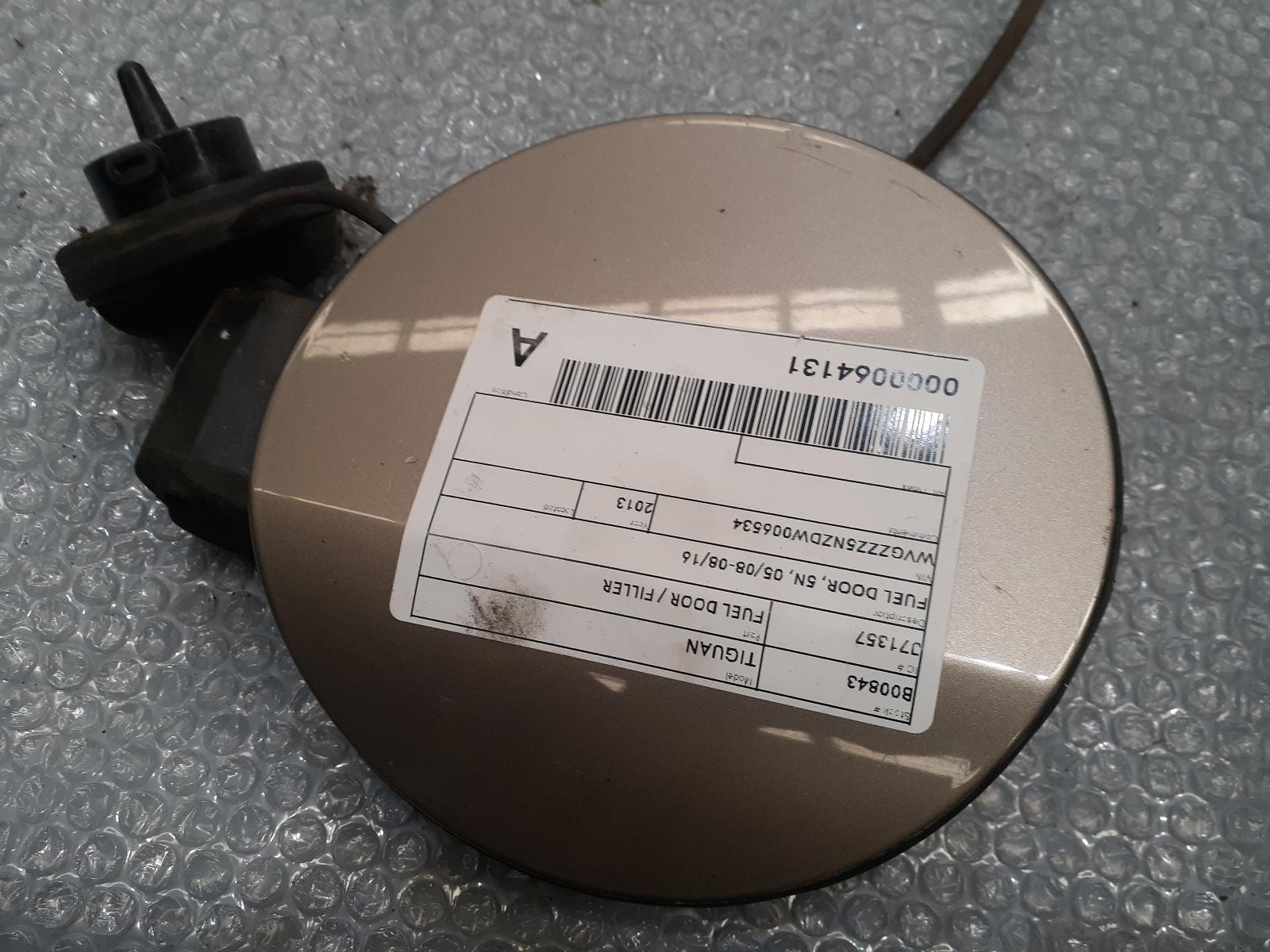 View Auto part Fuel Door / Filler Volkswagen Tiguan 2012